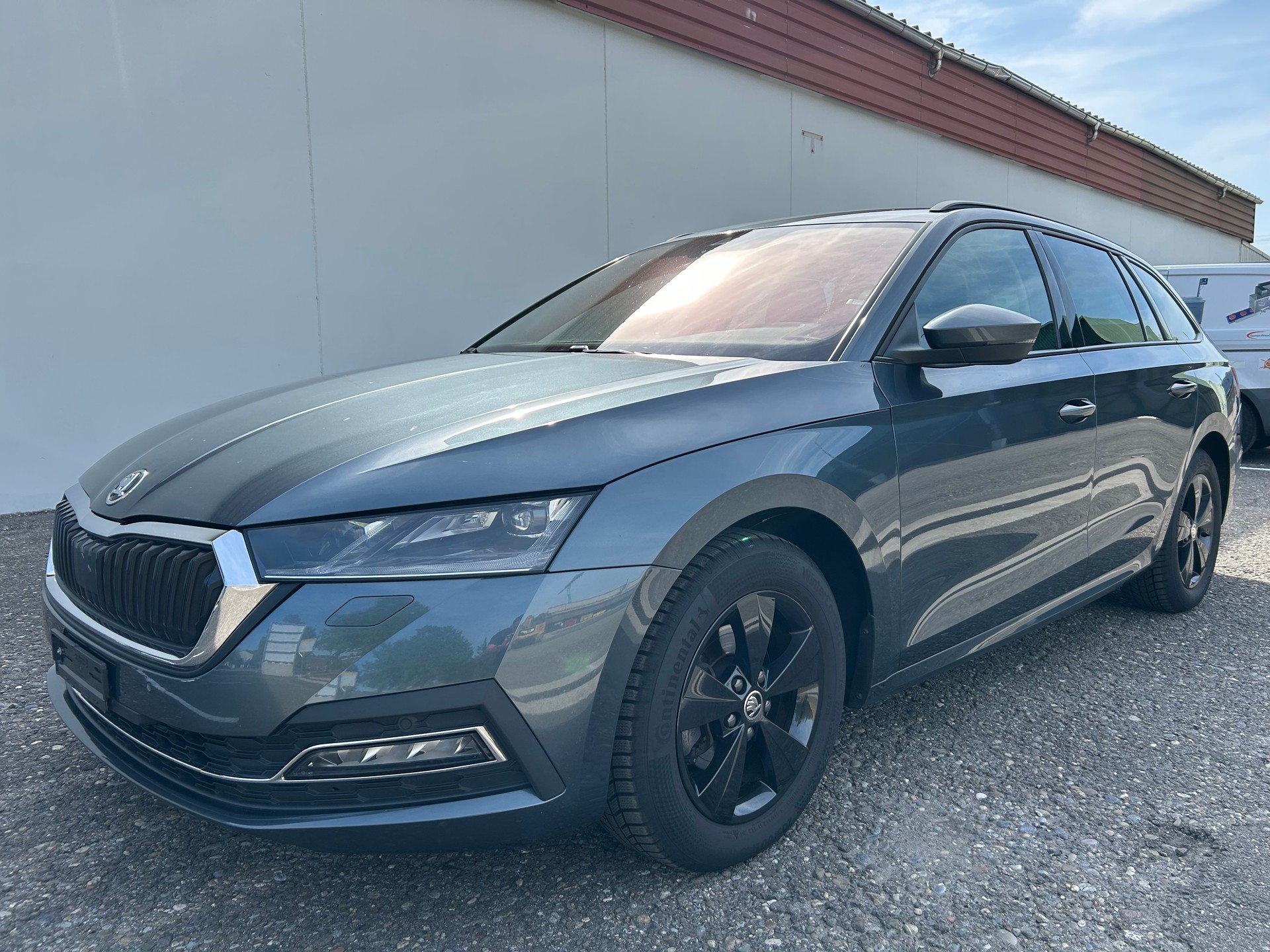 SKODA Octavia Combi 1.0 TSI mHEV DSG Ambition-image-0