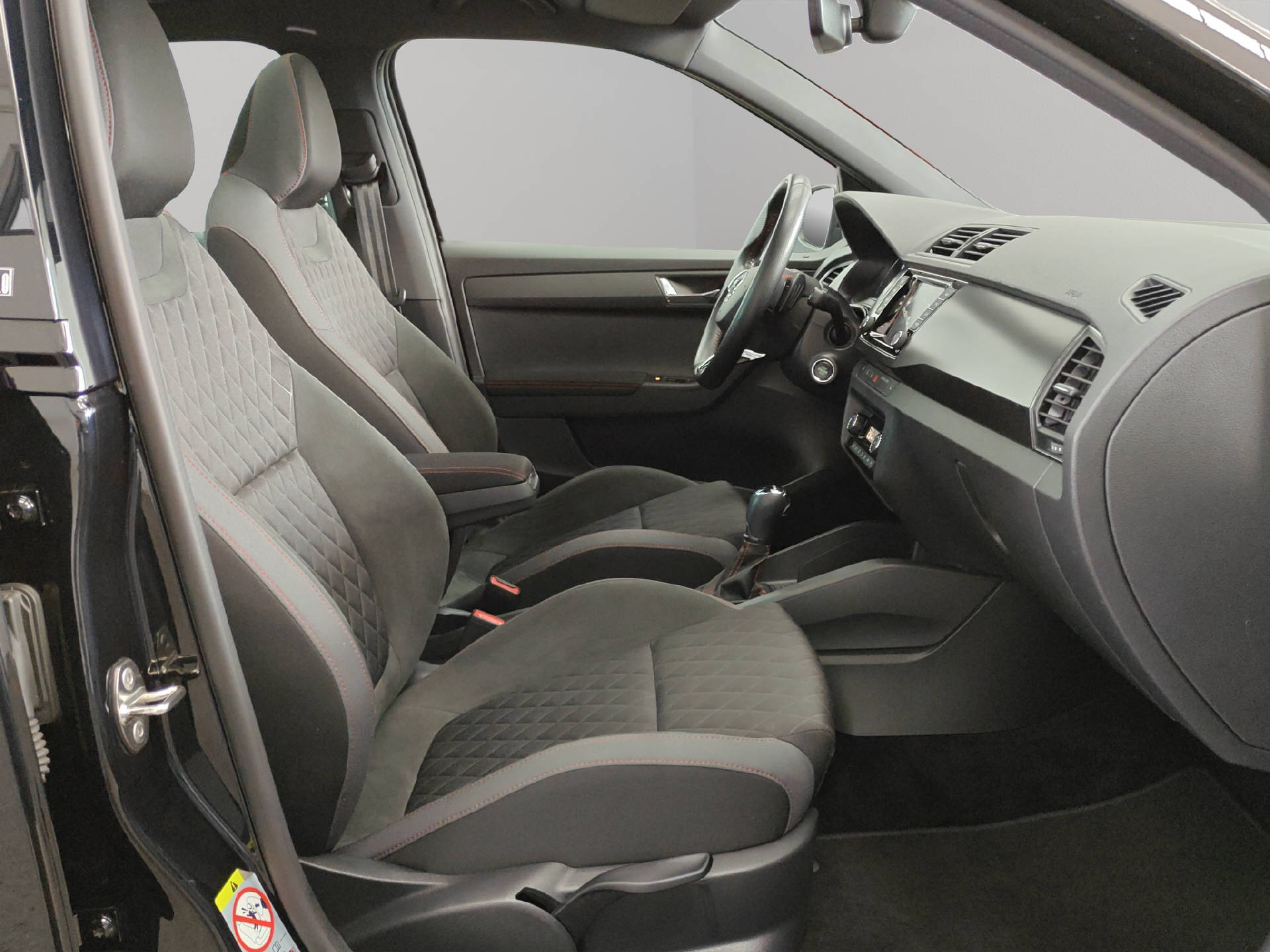 SKODA Fabia 1.0 TSI Monte Carlo DSG-image-7
