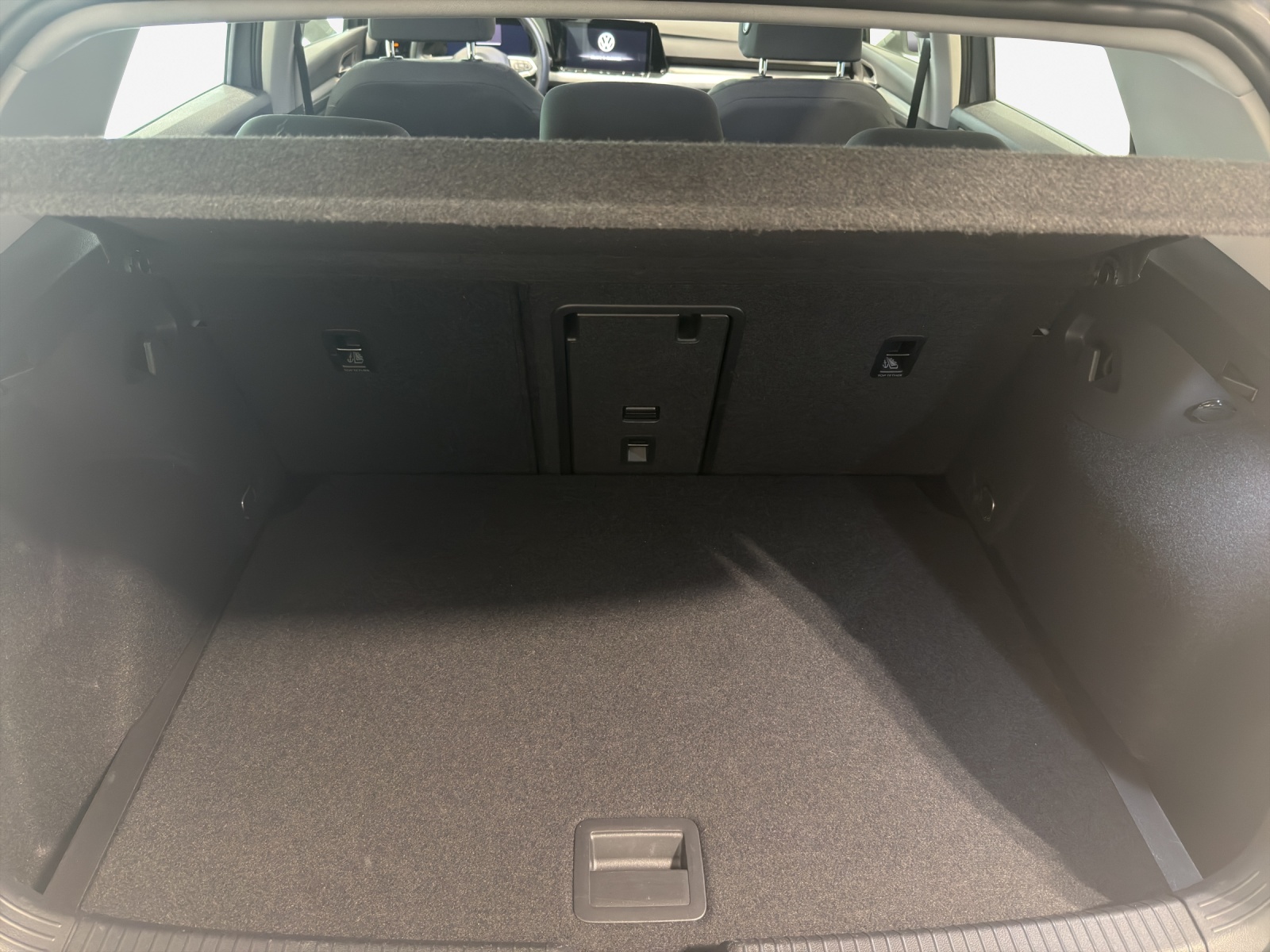 VW Golf 1.0 eTSI mHEV ACTLife DSG-image-12