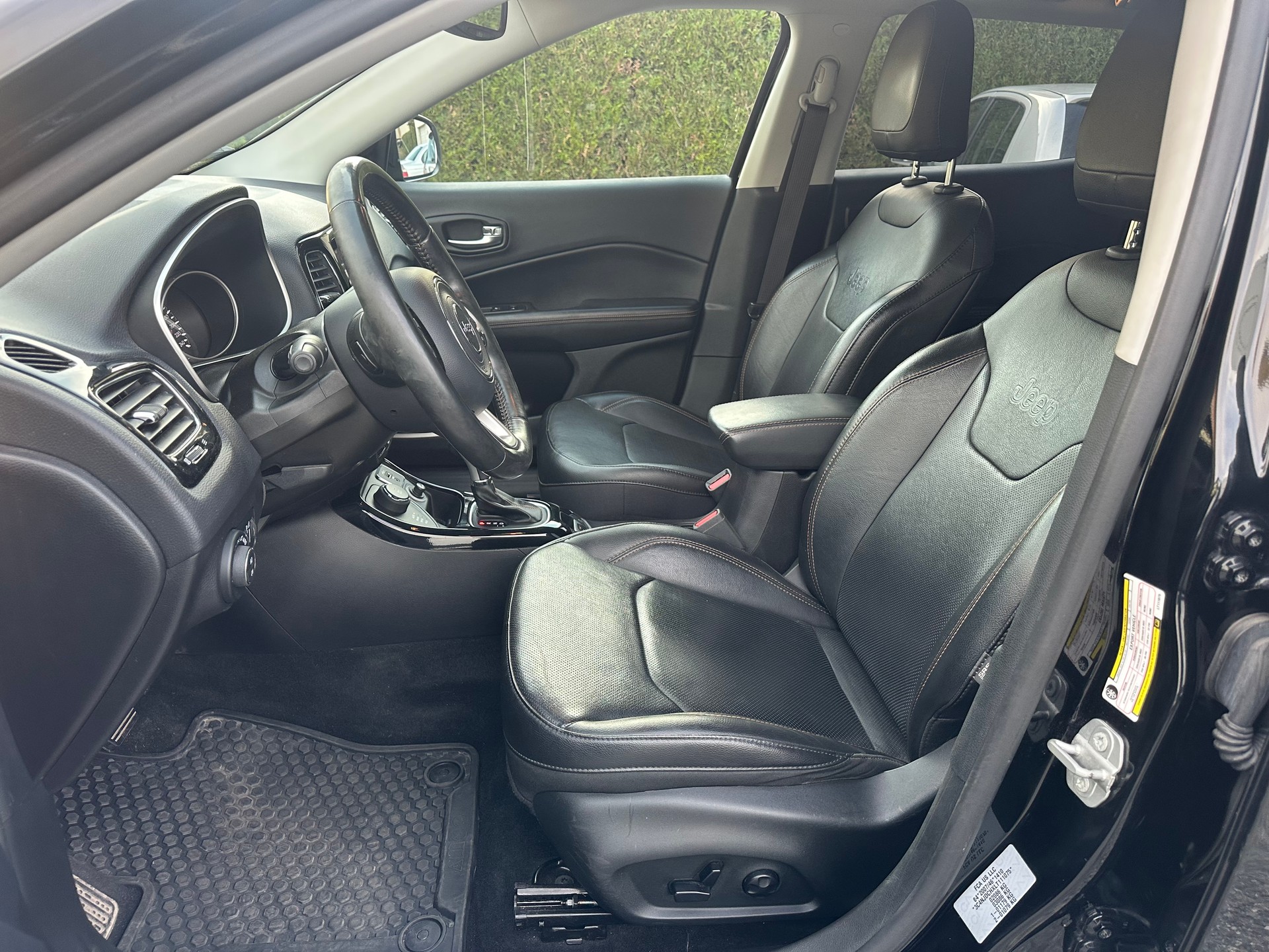 JEEP Compass 1.4 Turbo Limited AWD 9ATX-image-8