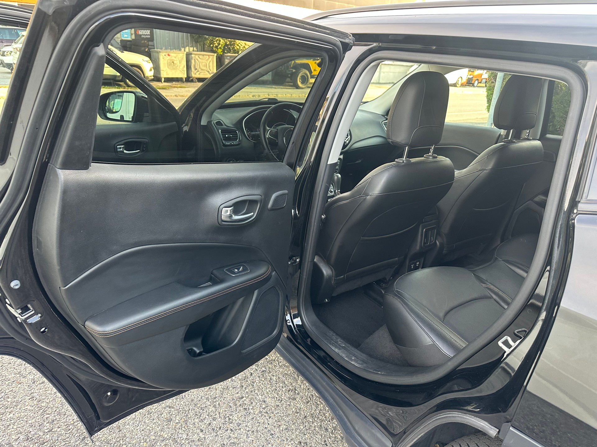 JEEP Compass 1.4 Turbo Limited AWD 9ATX-image-9