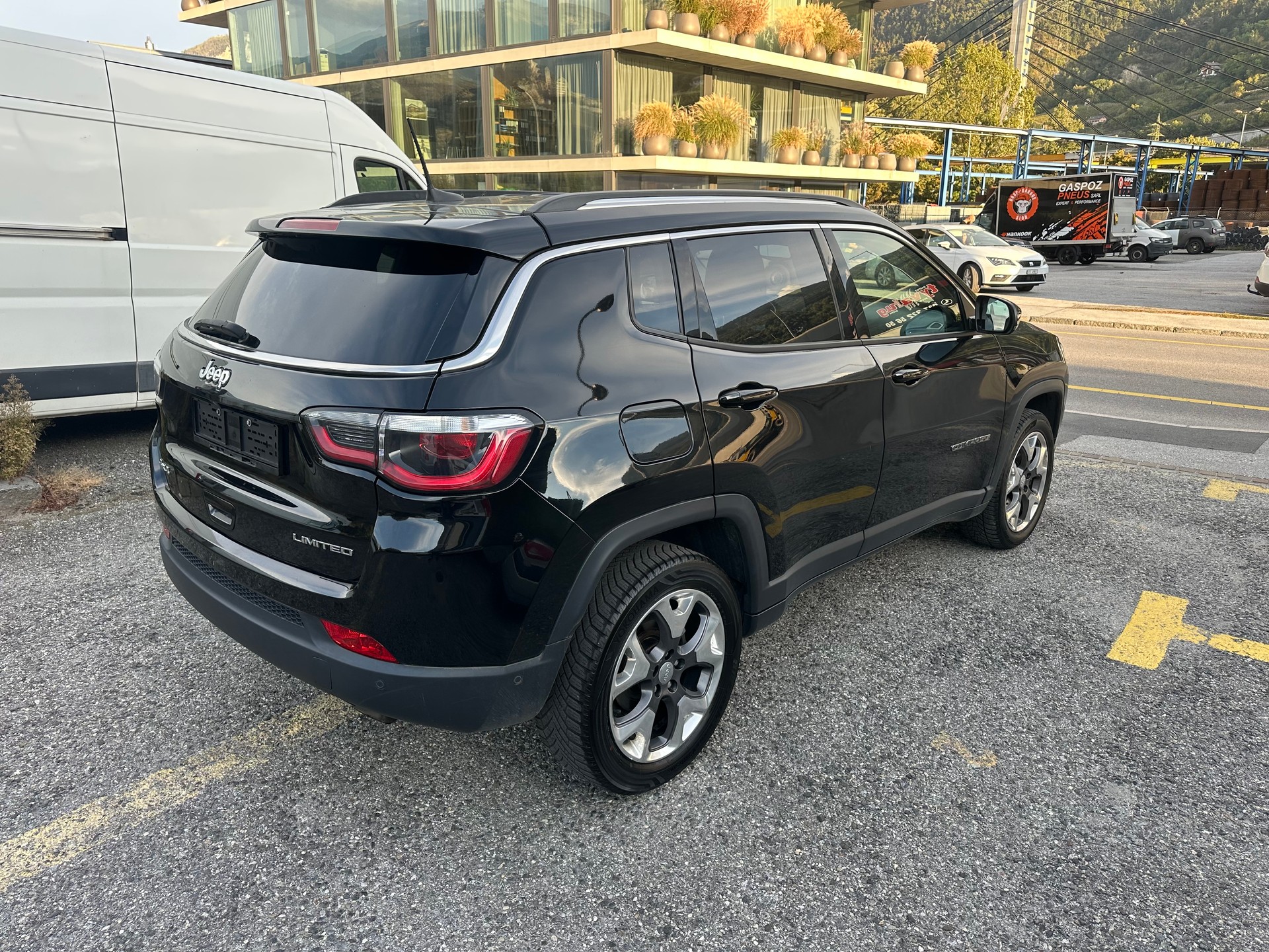 JEEP Compass 1.4 Turbo Limited AWD 9ATX-image-3
