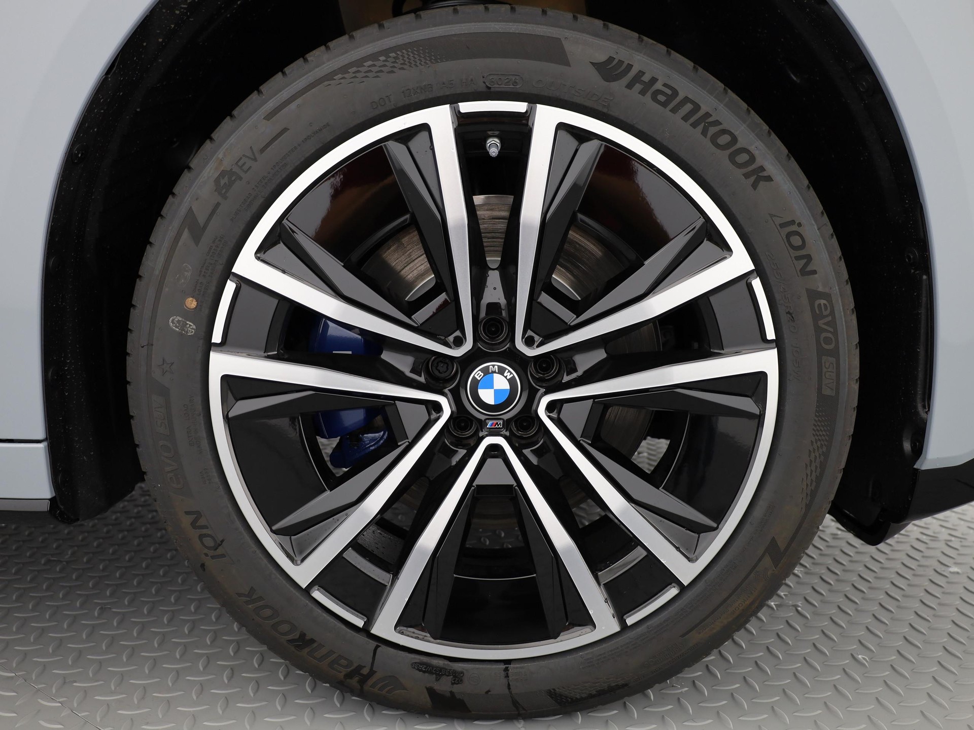 BMW iX3 NA5 40-image-3