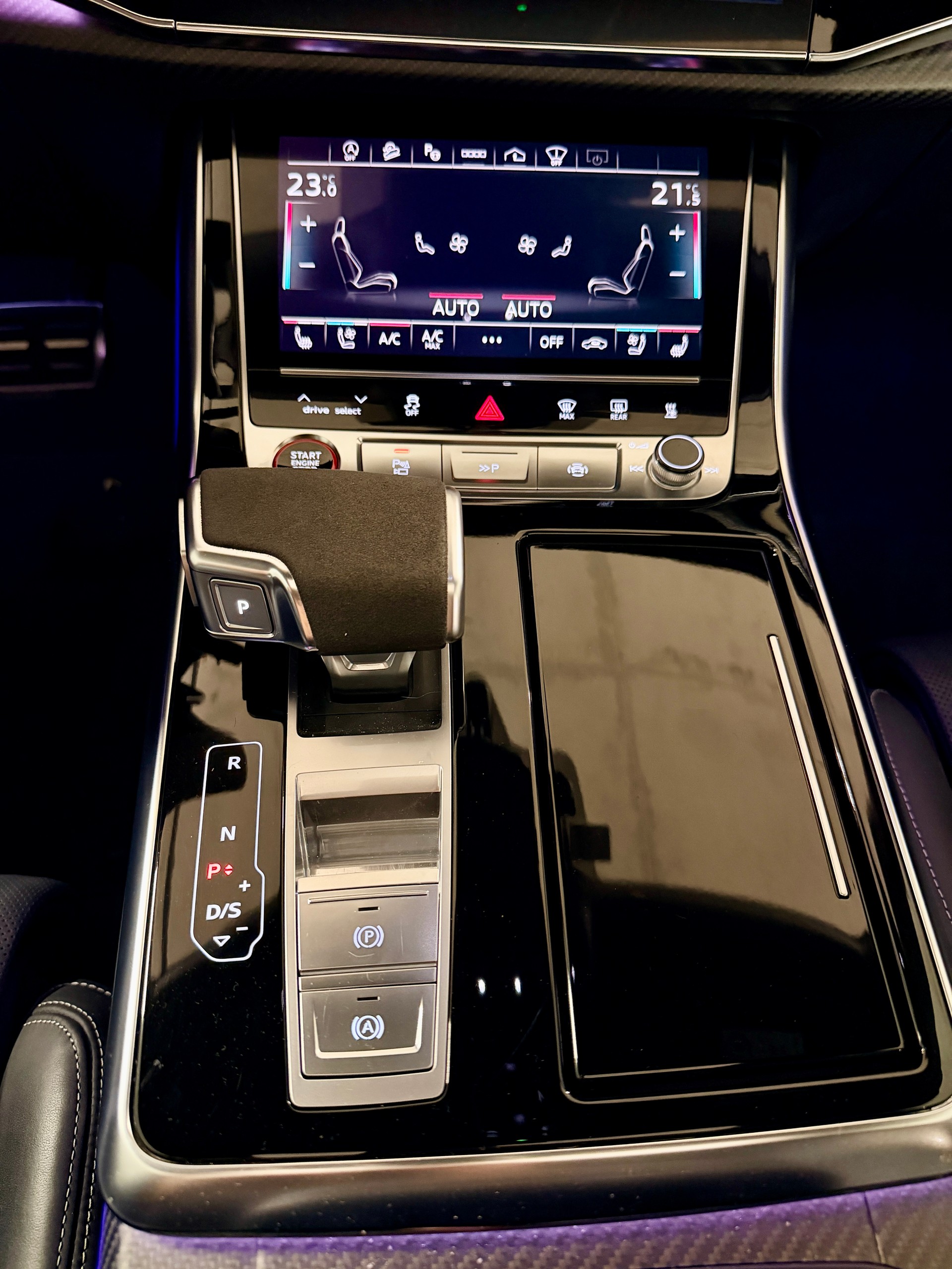 AUDI RSQ8 quattro tiptronic-image-10
