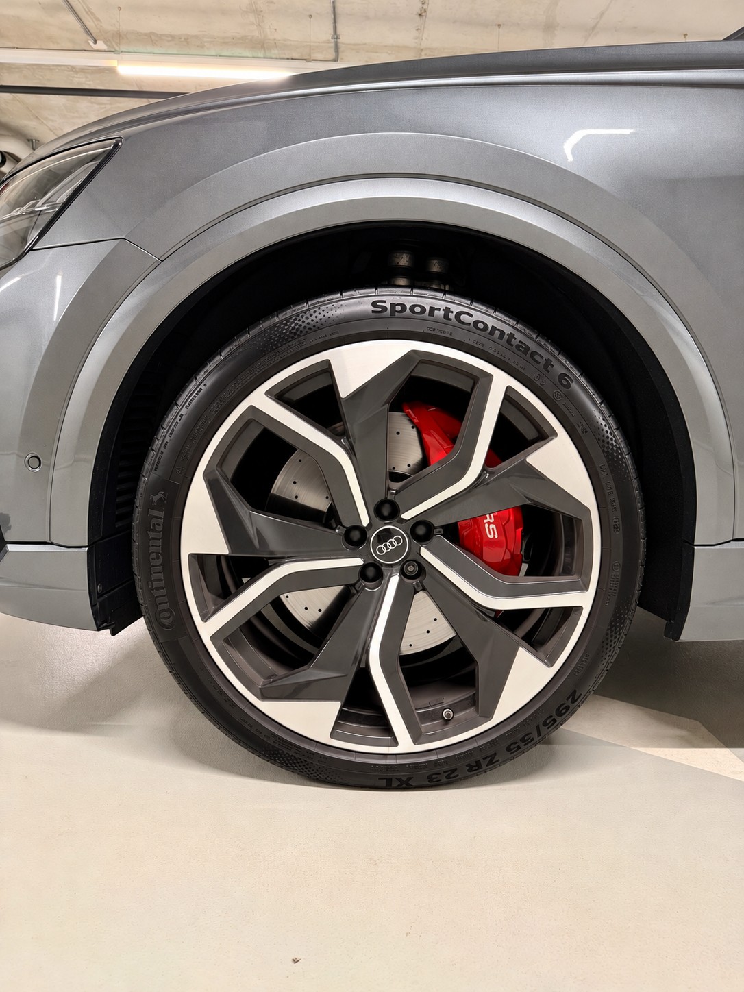 AUDI RSQ8 quattro tiptronic-image-25
