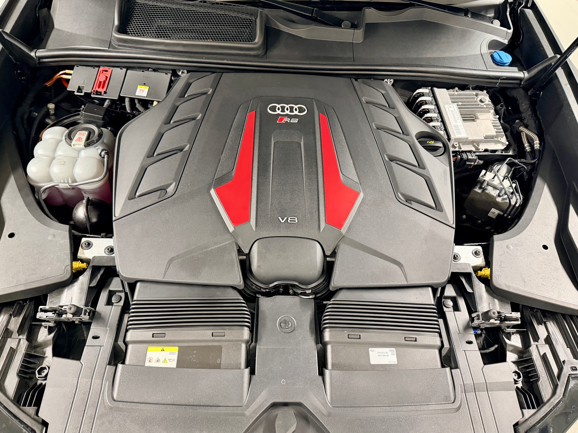AUDI RSQ8 quattro tiptronic-image-31