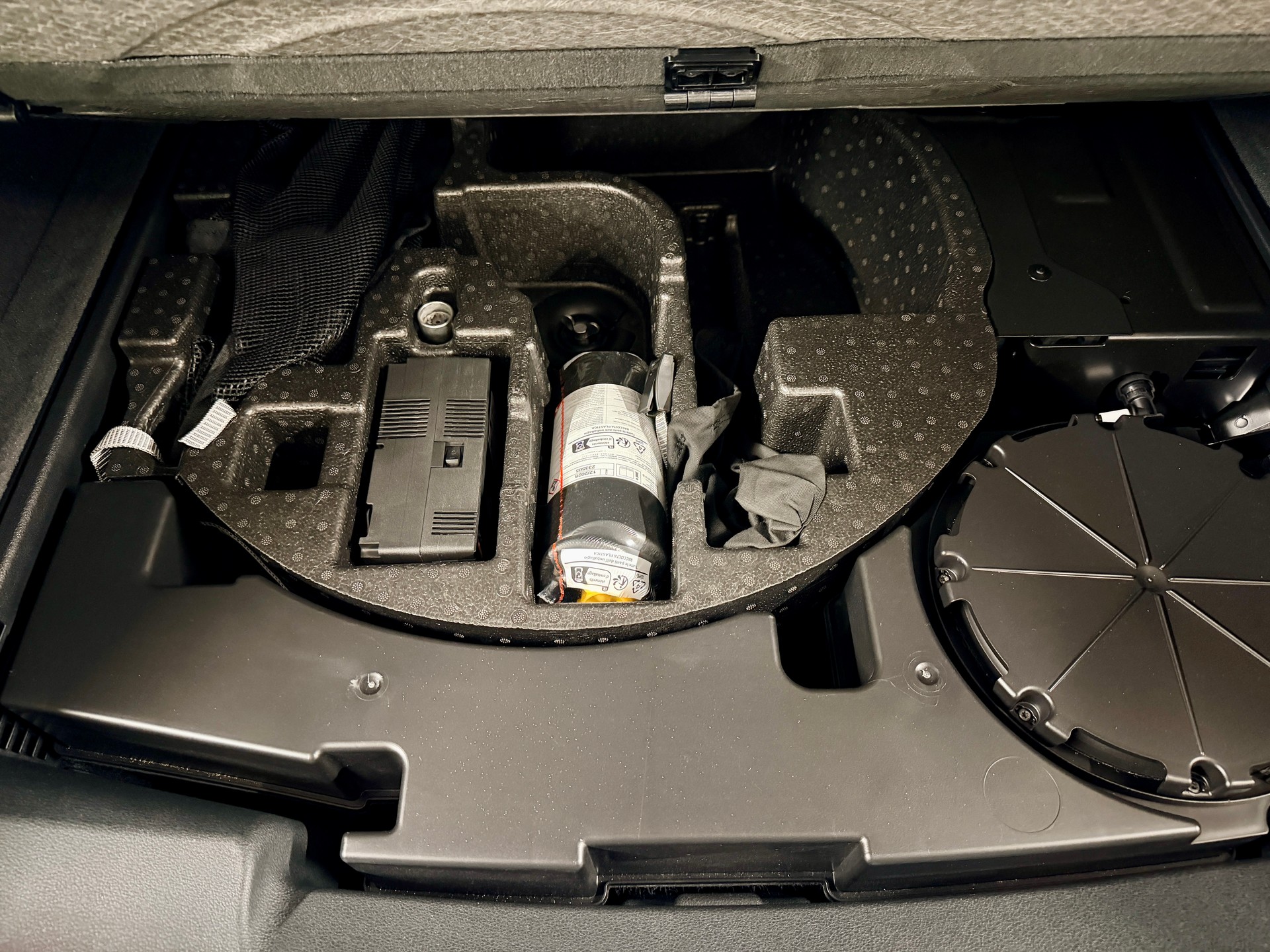 AUDI RSQ8 quattro tiptronic-image-19