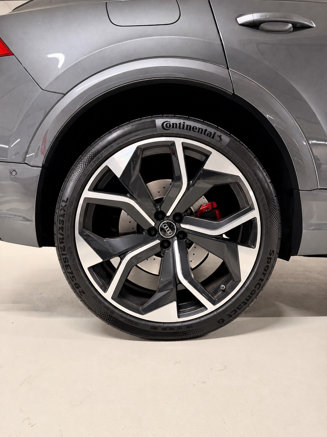 AUDI RSQ8 quattro tiptronic-image-27