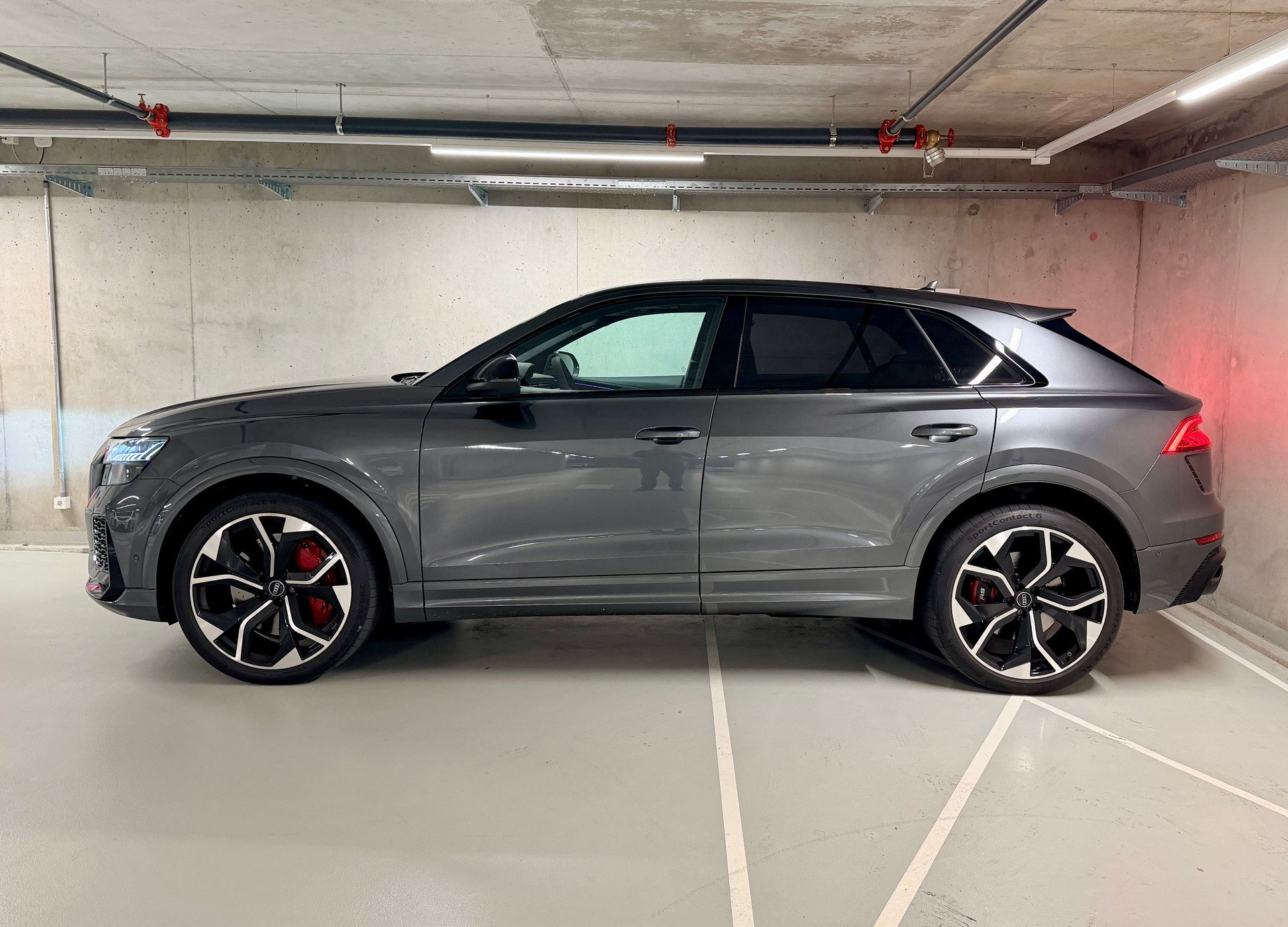 AUDI RSQ8 quattro tiptronic-image-1