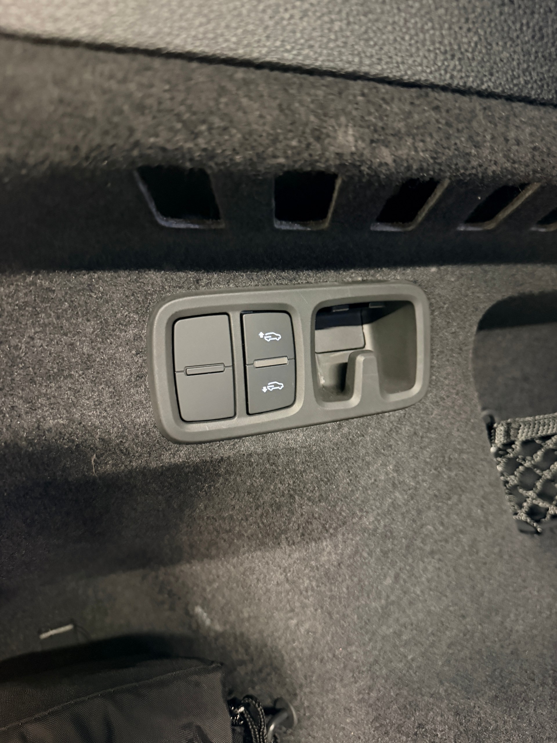 AUDI RSQ8 quattro tiptronic-image-21