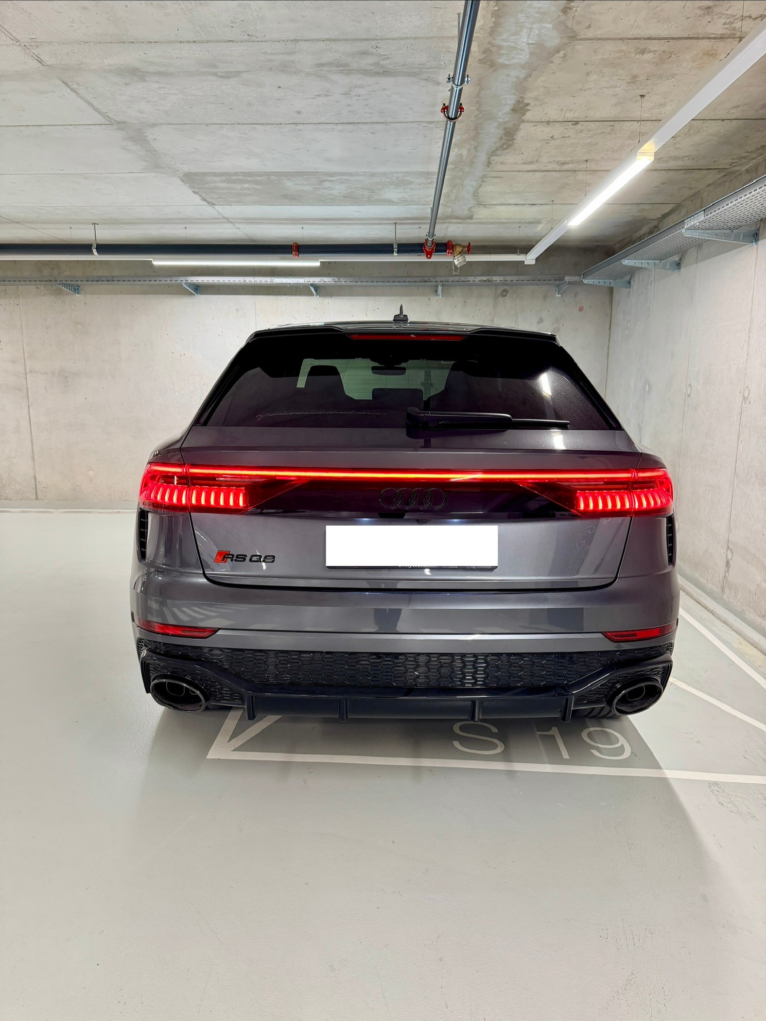 AUDI RSQ8 quattro tiptronic-image-3