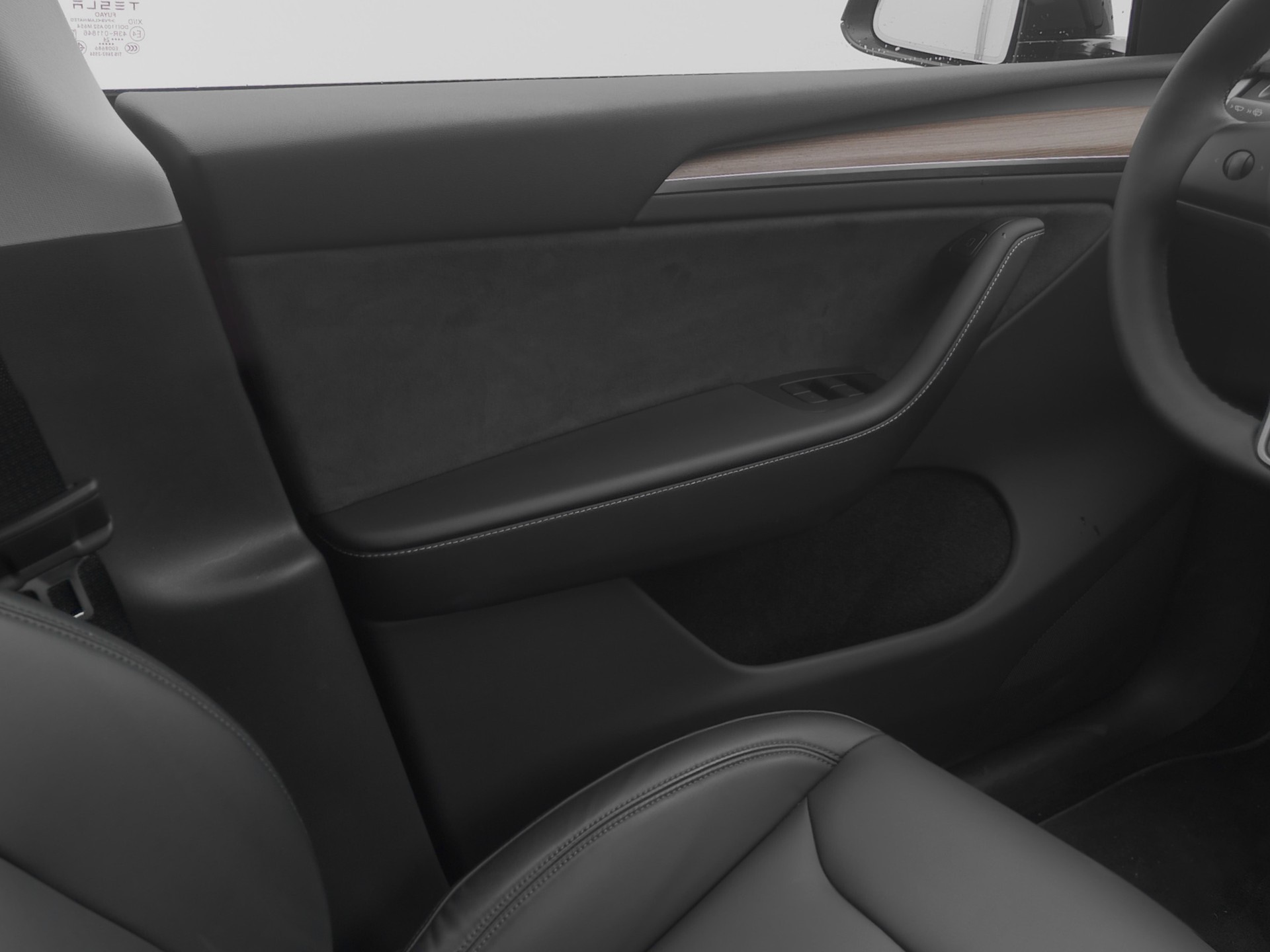 TESLA Model Y Long Range-image-8