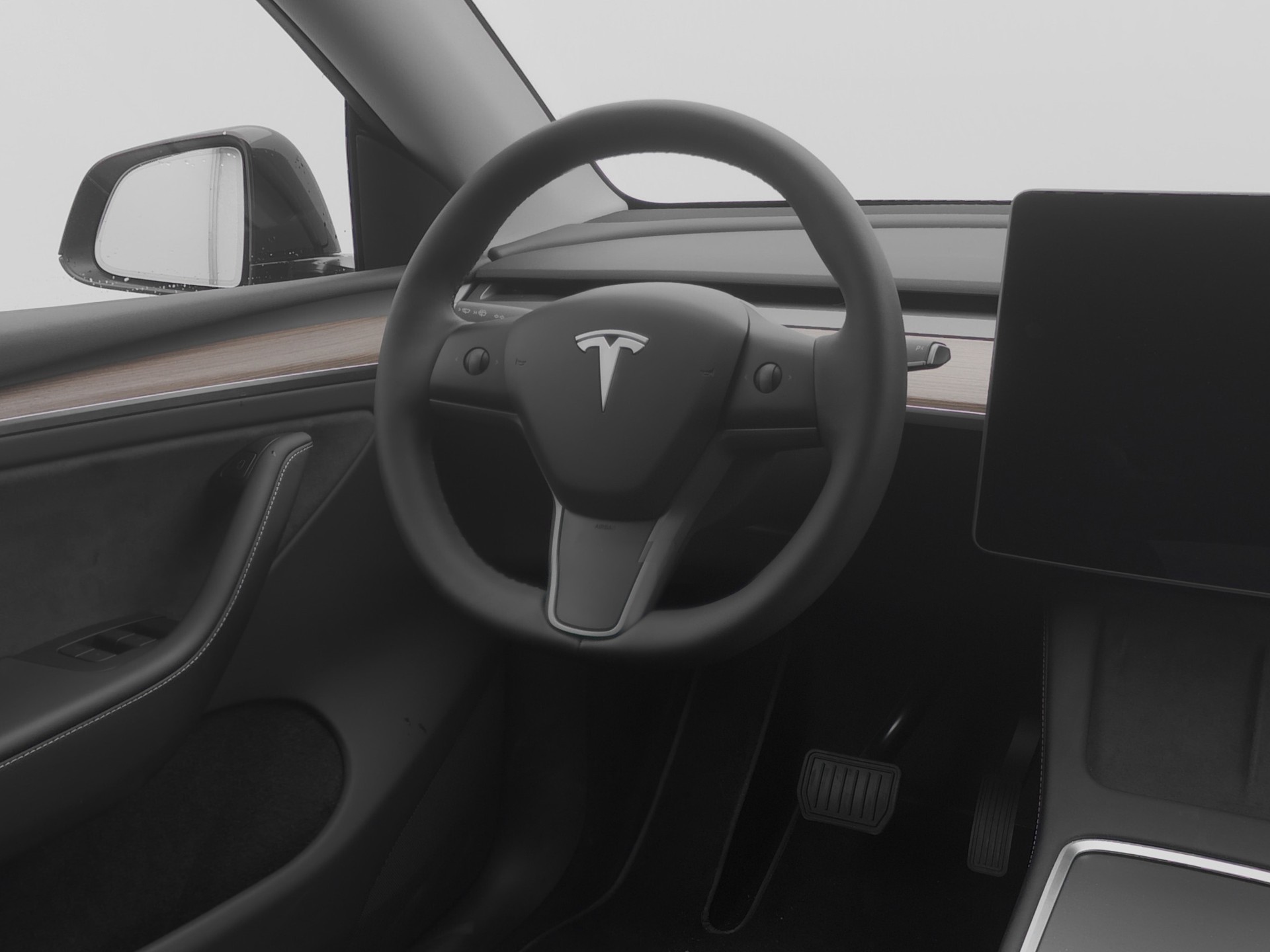 TESLA Model Y Long Range-image-6