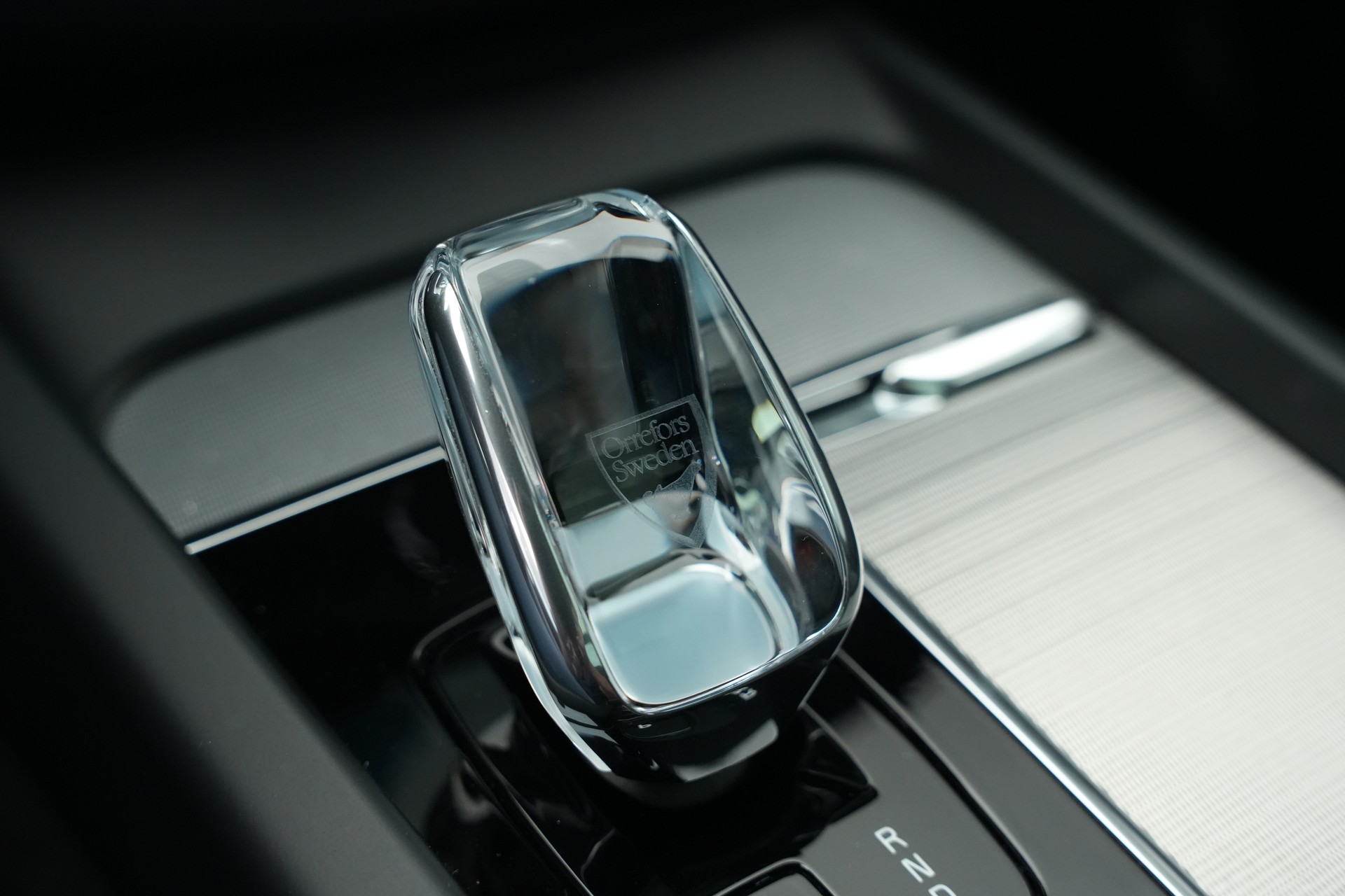 VOLVO XC60 T8 eAWD PluginHybrid Ultimate Dark Geartronic Black Edition Ultra *Luftfahrwerk* *B&W*-image-35