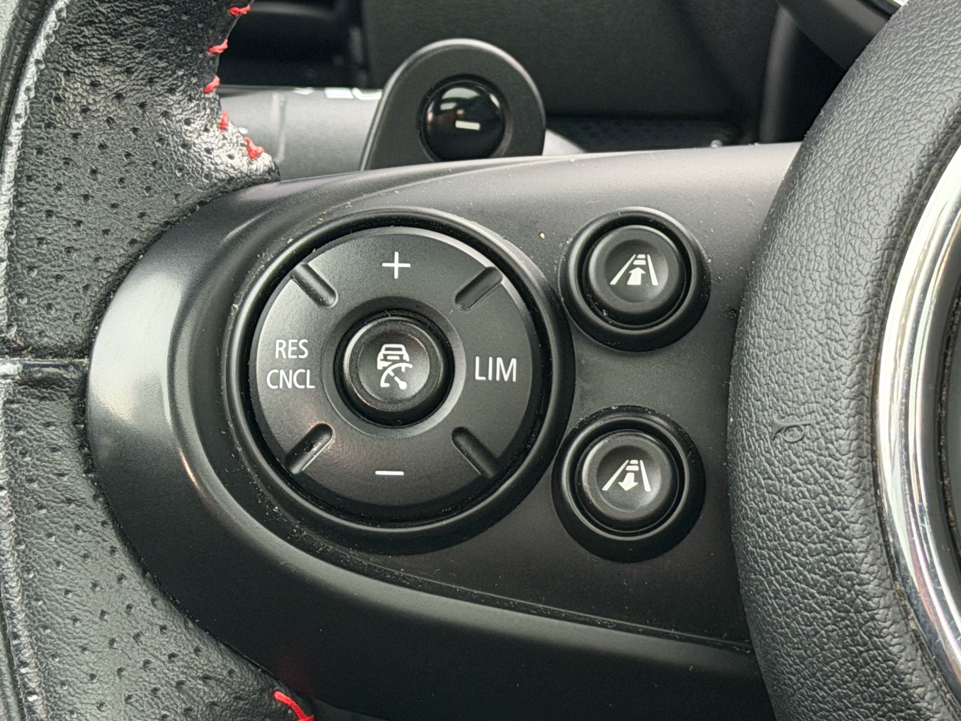MINI Clubman Cooper S ALL4 Steptronic-image-13