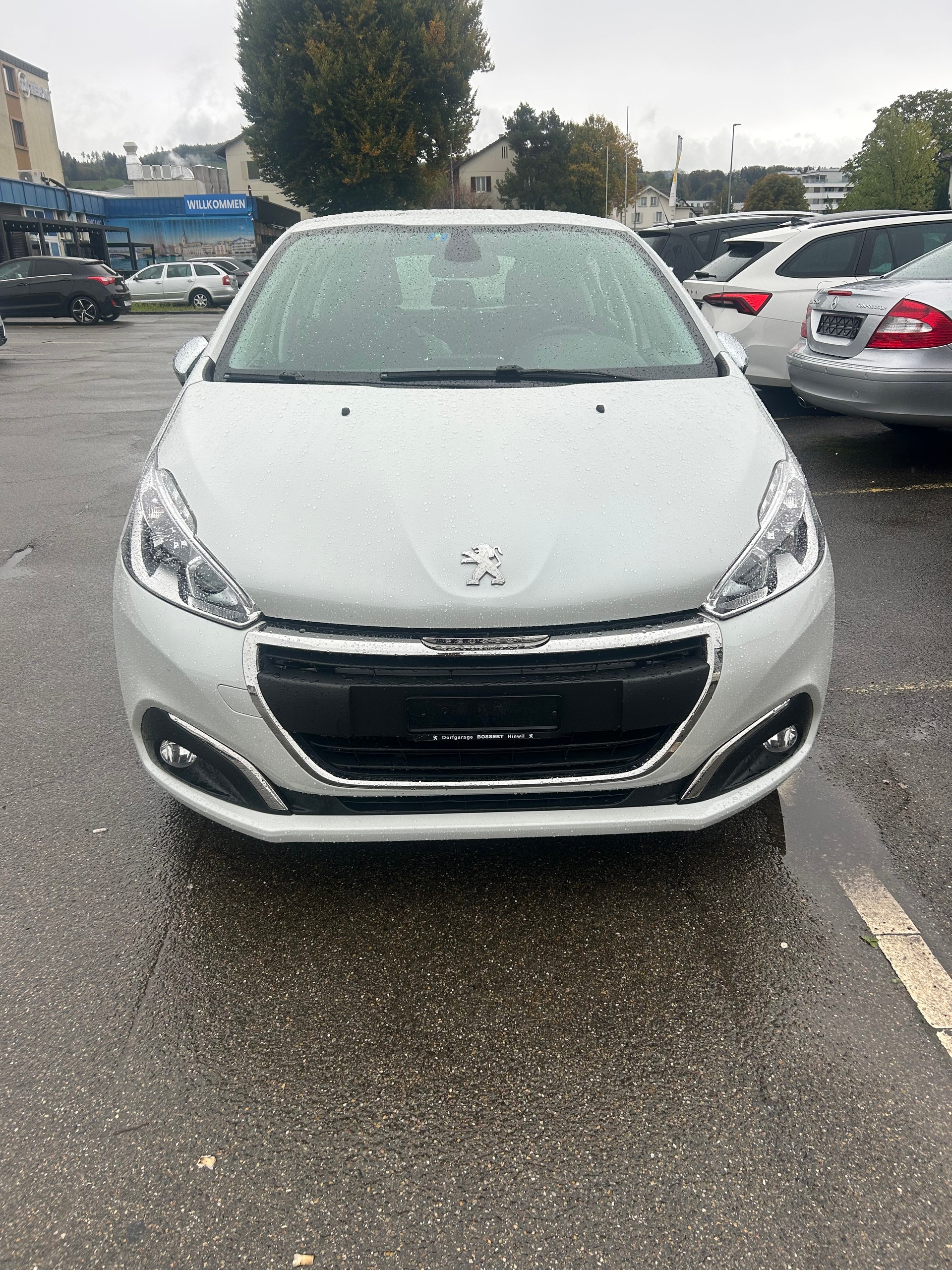PEUGEOT 208 1.2 PureTech Style EAT6-image-0