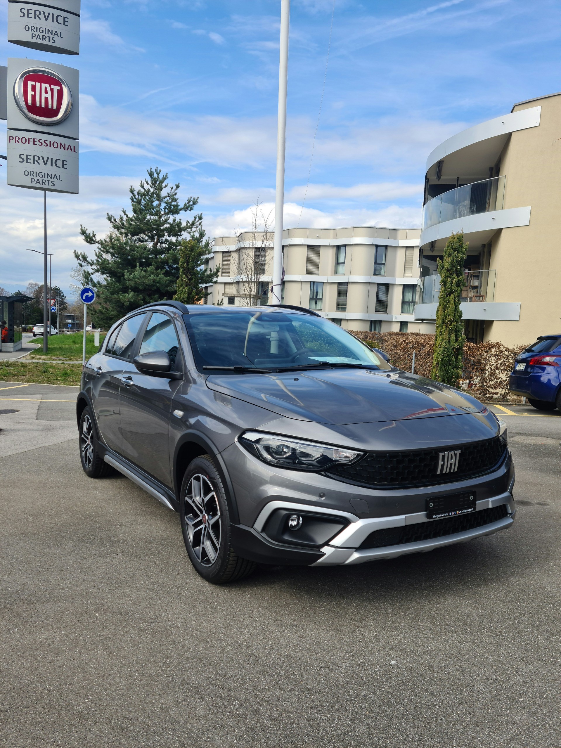 FIAT Tipo Hybrid 1.5 Swiss Edition Cross-image-1