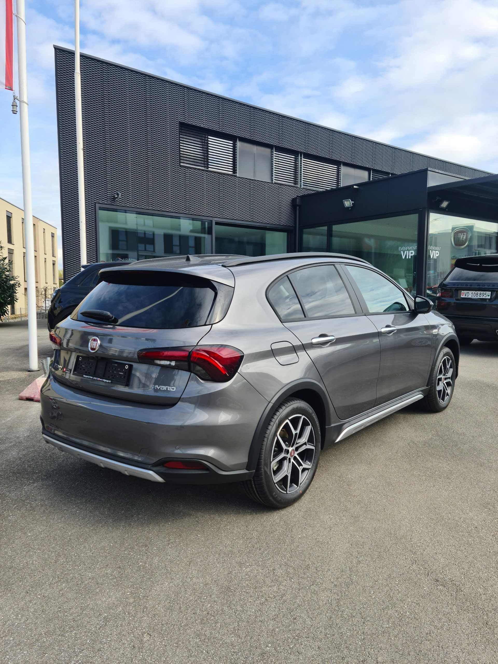 FIAT Tipo Hybrid 1.5 Swiss Edition Cross-image-2