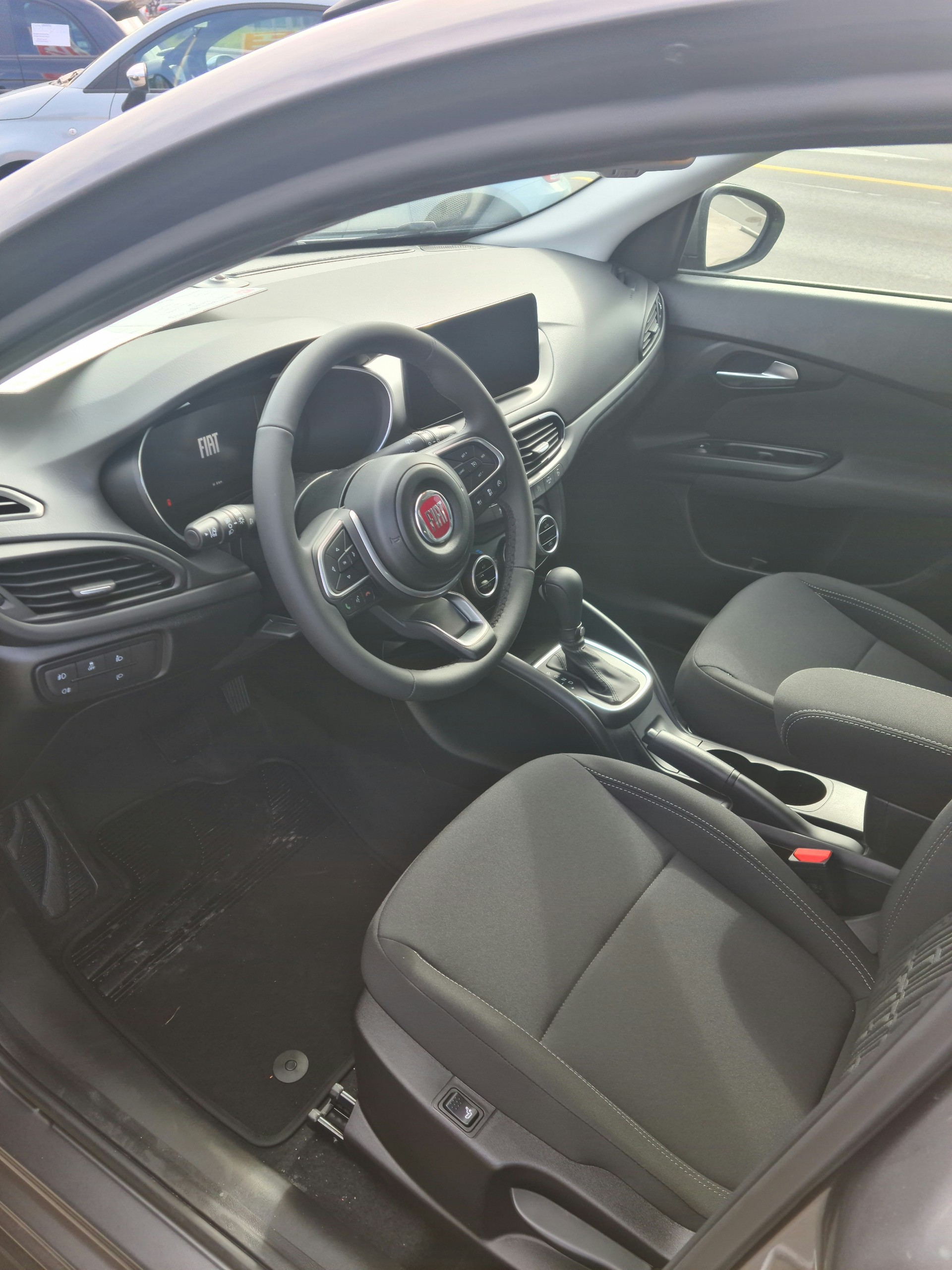 FIAT Tipo Hybrid 1.5 Swiss Edition Cross-image-6