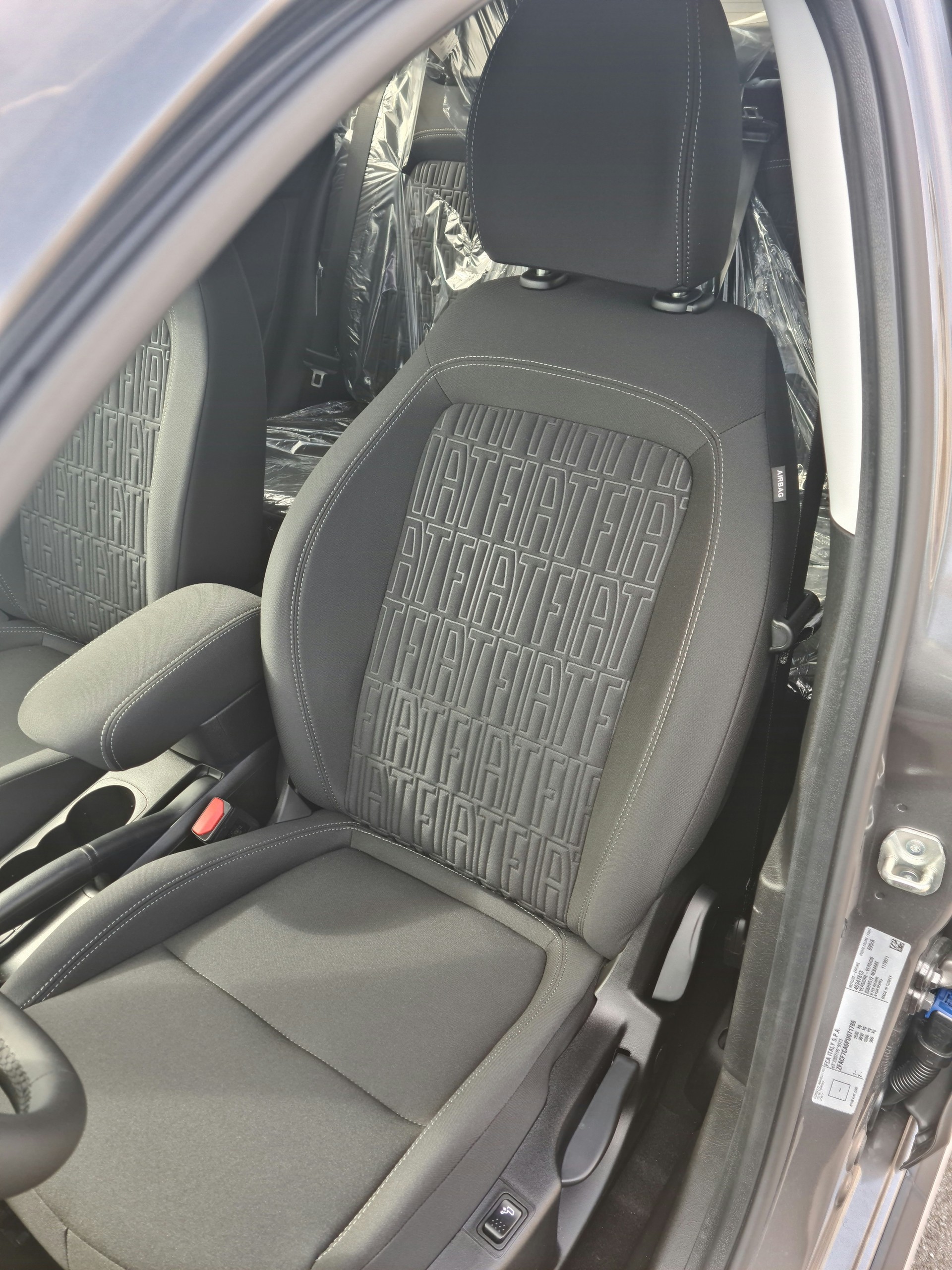 FIAT Tipo Hybrid 1.5 Swiss Edition Cross-image-7