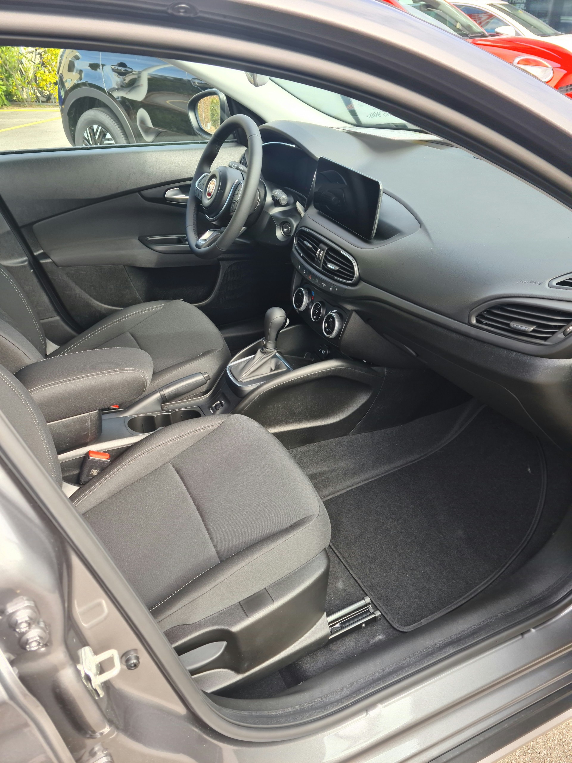 FIAT Tipo Hybrid 1.5 Swiss Edition Cross-image-8