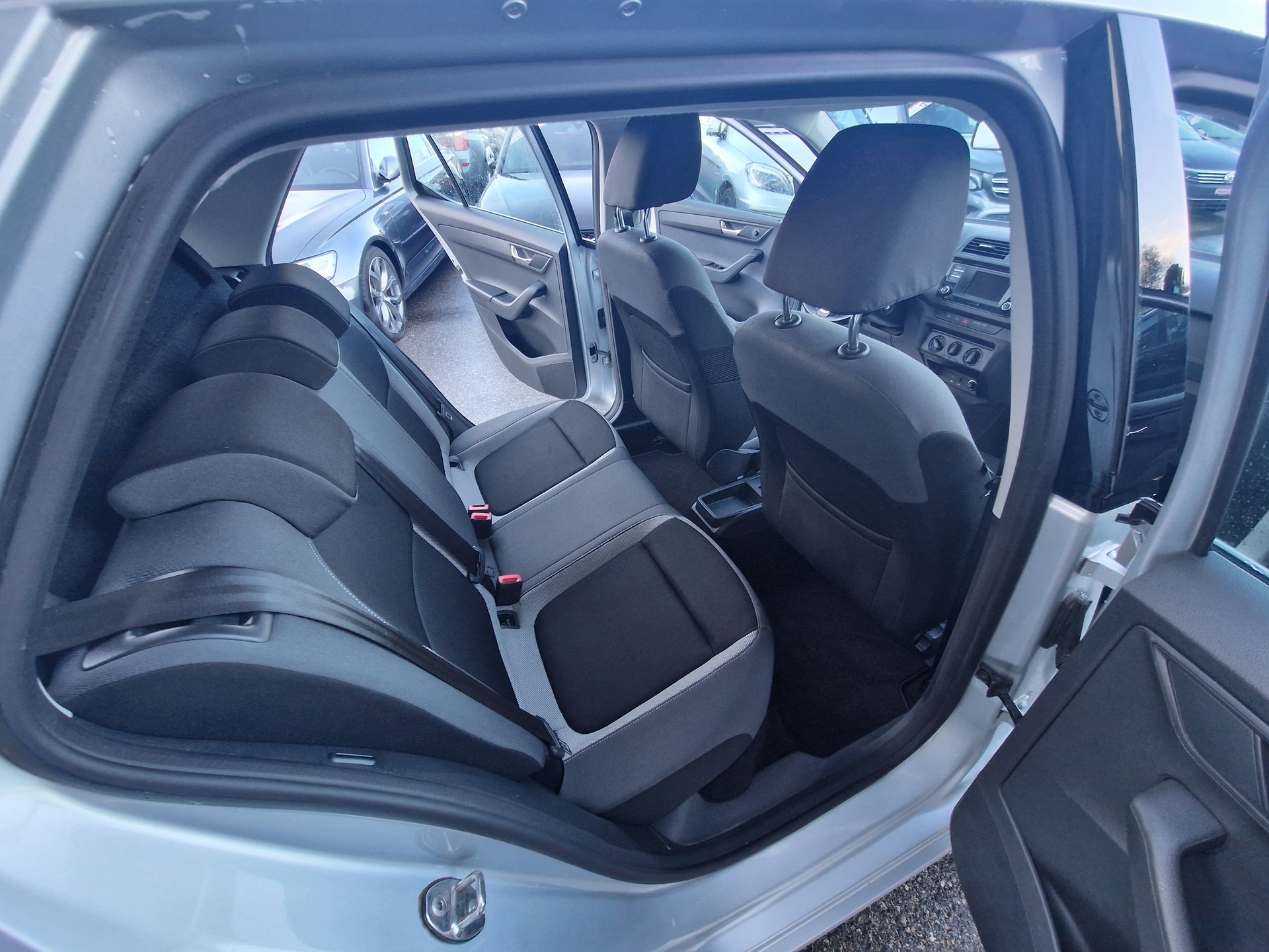 SKODA Fabia 1.2 TSI Ambition-image-10