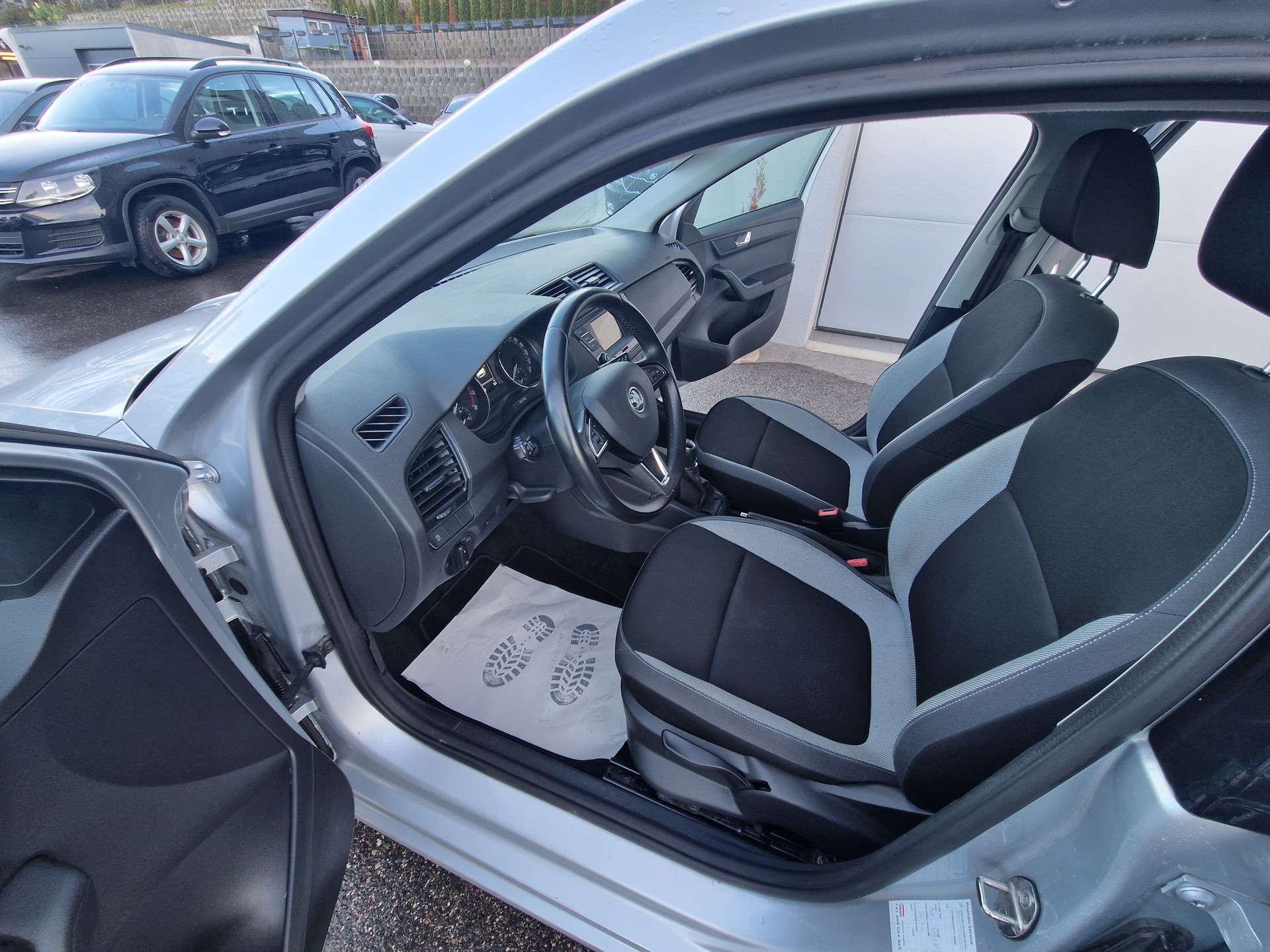 SKODA Fabia 1.2 TSI Ambition-image-6