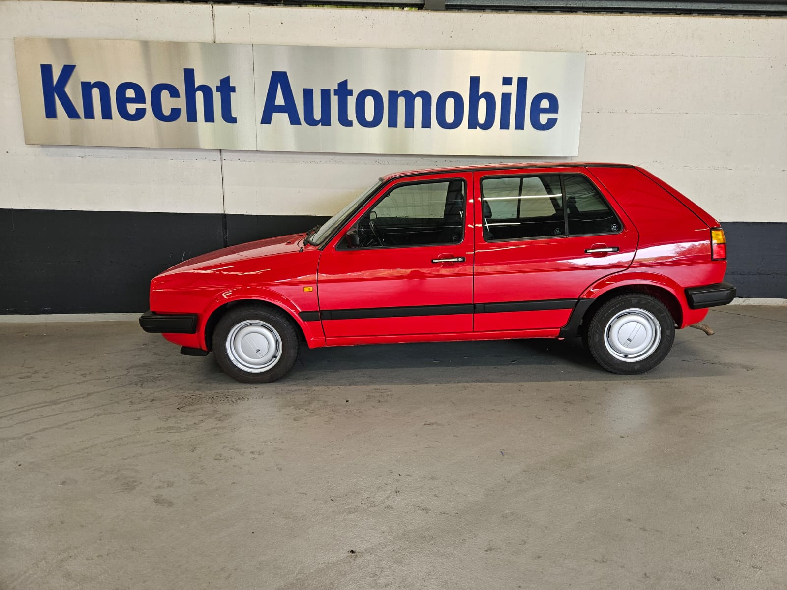 VW Golf 1800 CL Flash-image-0