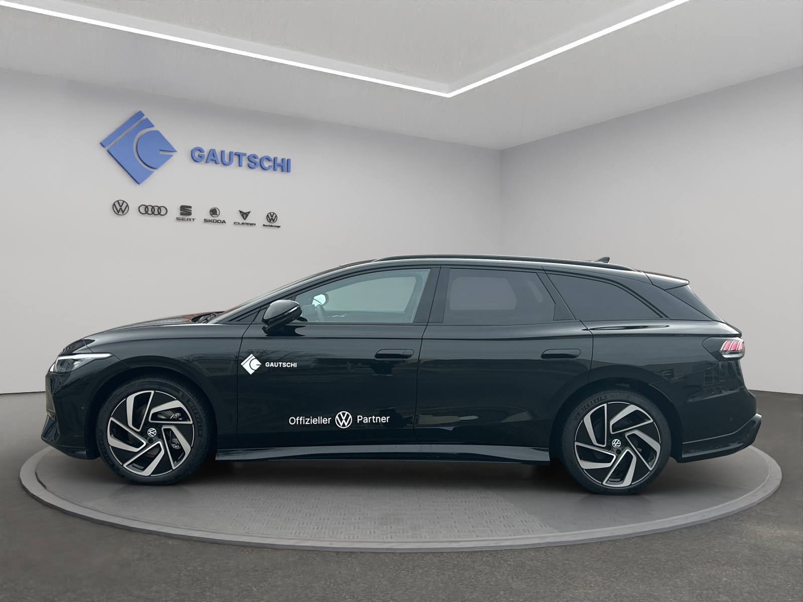 VW ID.7 Tourer GTX 86 kWh GTX United 4 Motion-image-1