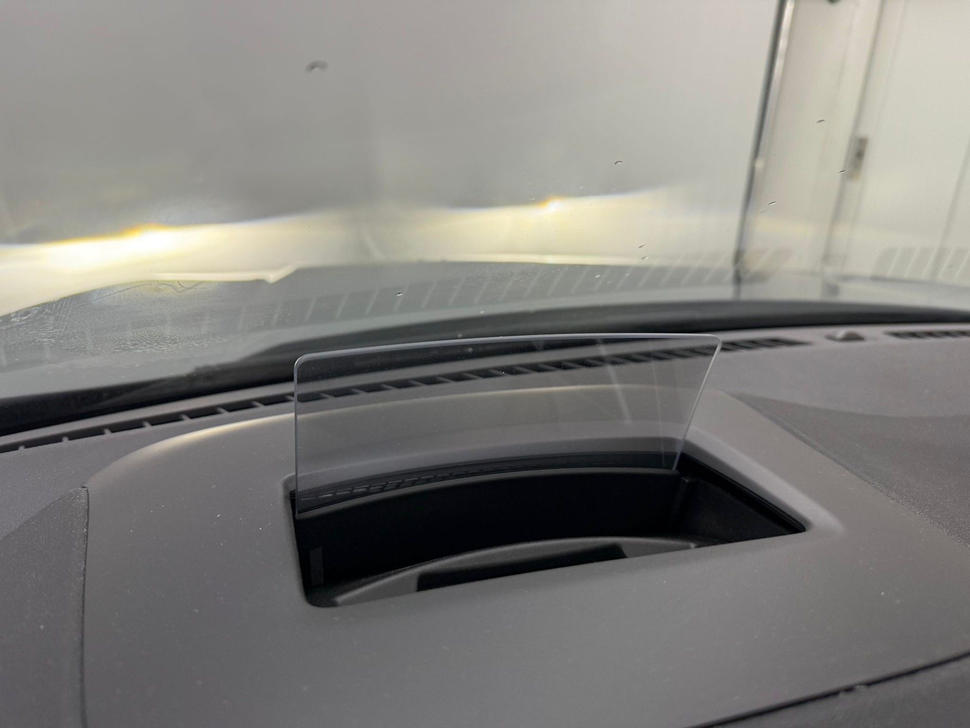 FORD Kuga 2.5 Plug-in Hybrid Titani-image-13