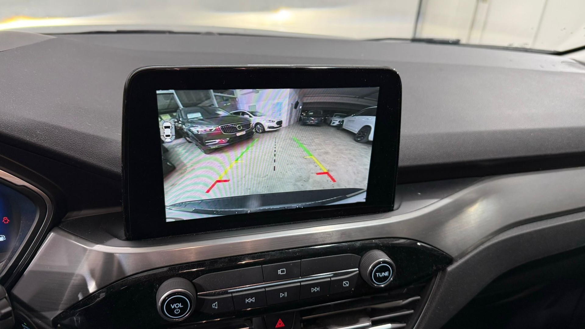 FORD Kuga 2.5 Plug-in Hybrid Titani-image-15