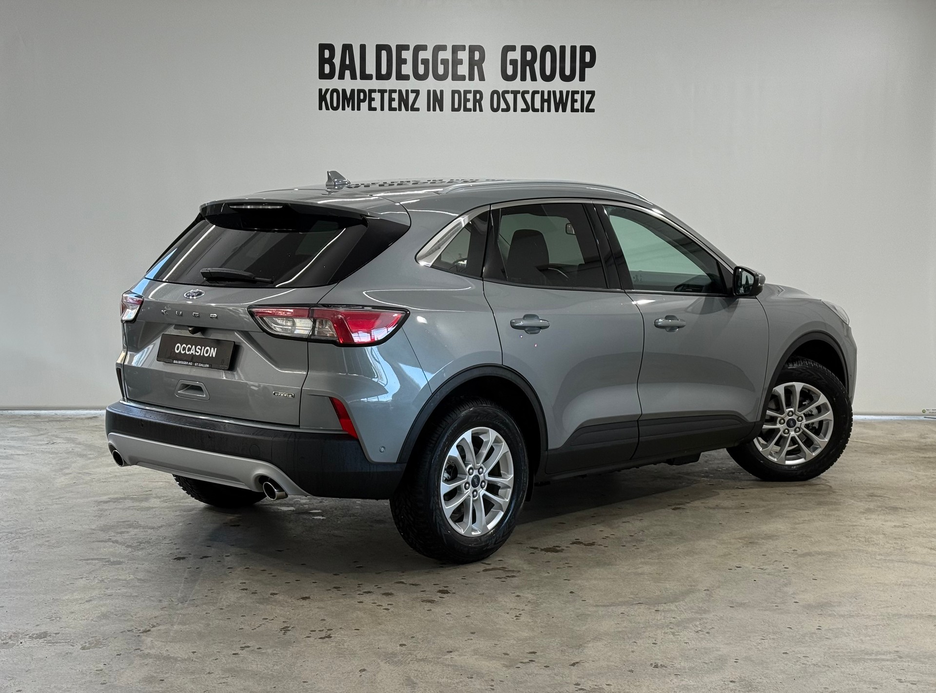FORD Kuga 2.5 Plug-in Hybrid Titani-image-2