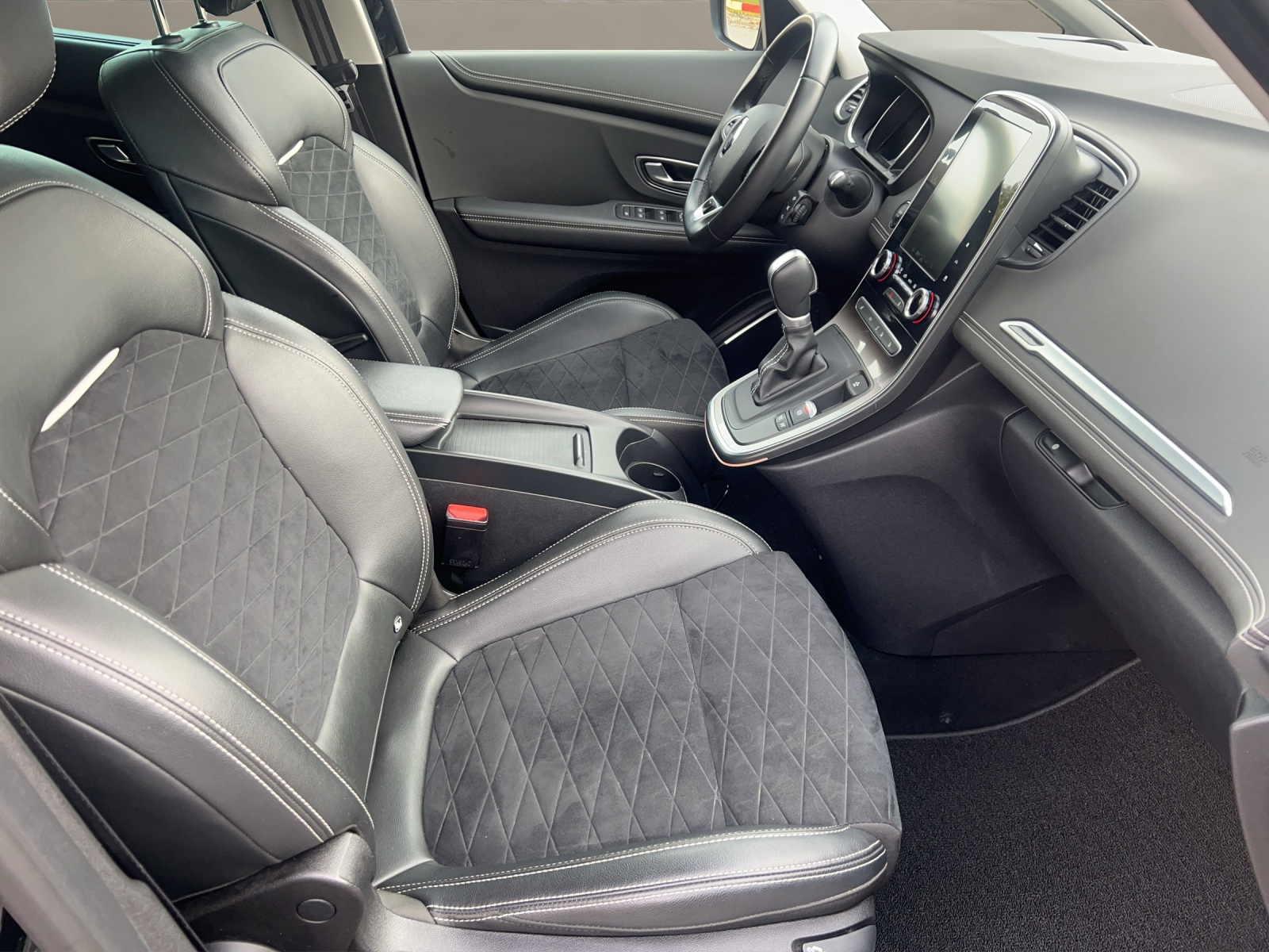 RENAULT Grand Scénic 1.3 16V Turbo Executive EDC-image-9