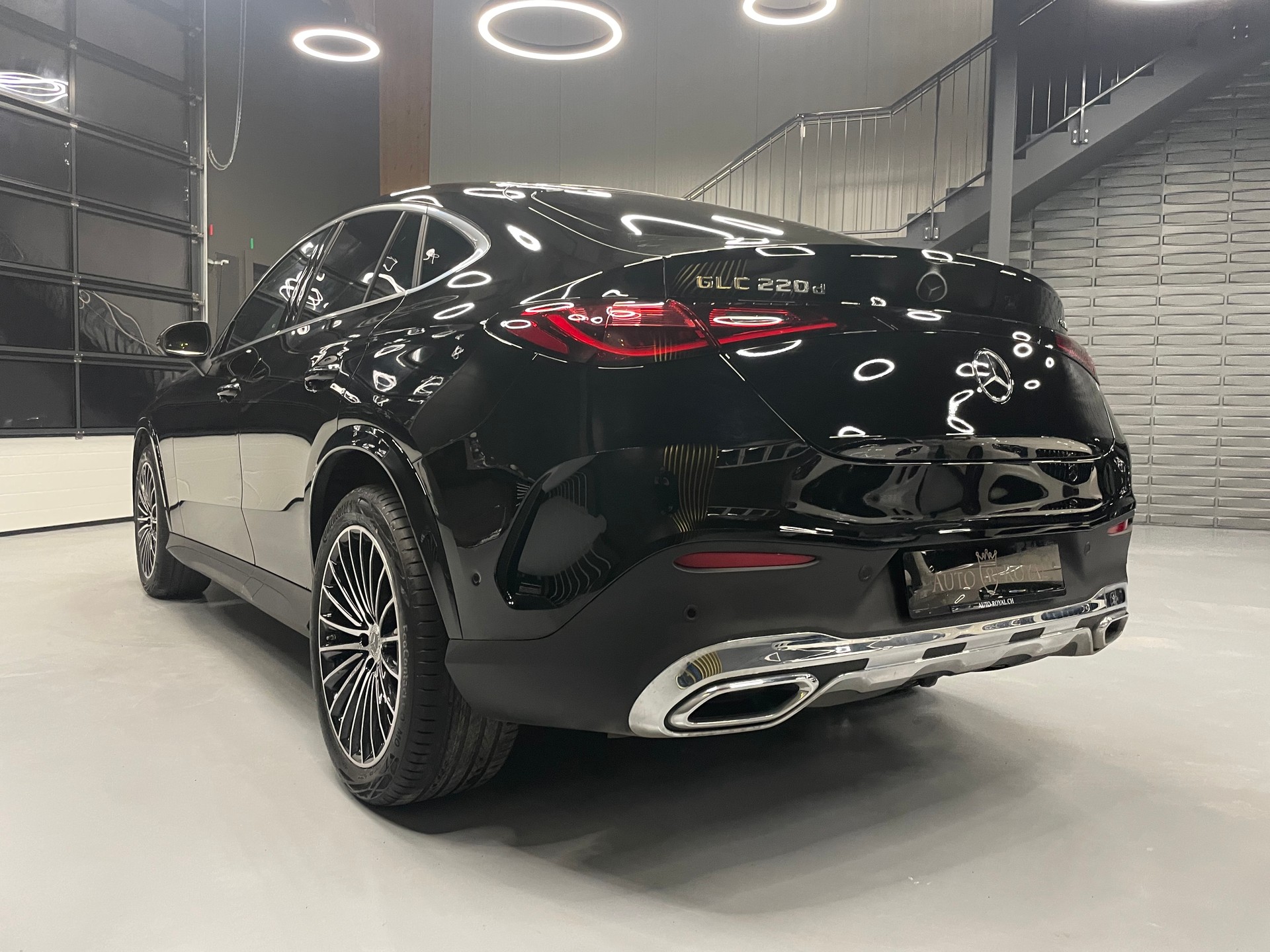 MERCEDES-BENZ GLC Coupé 220 d AMG Line 4Matic 9G-Tronic-image-4