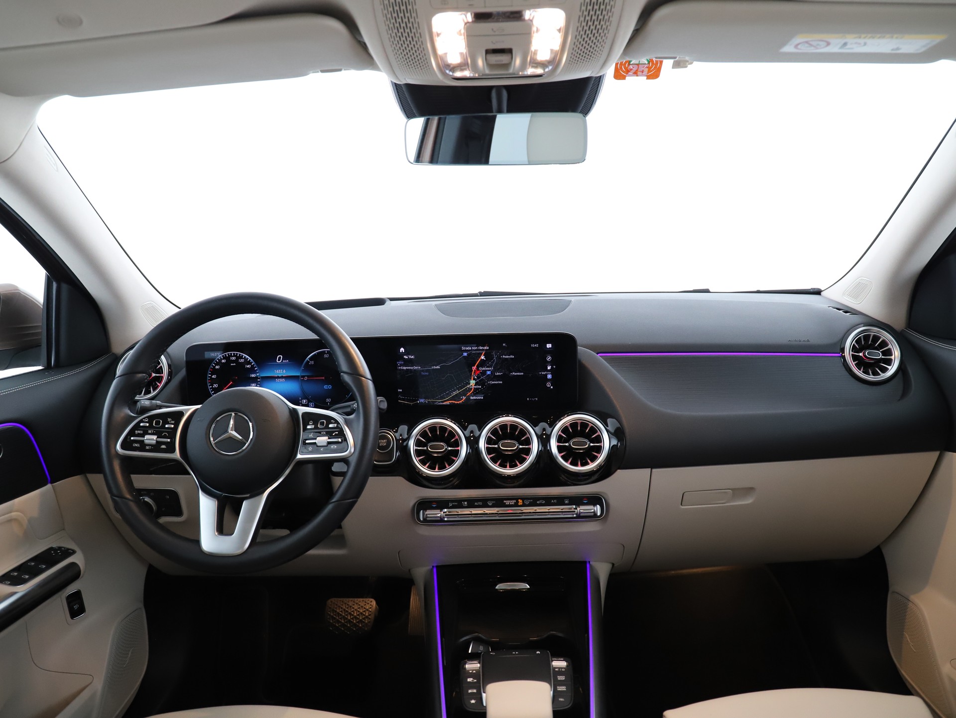MERCEDES-BENZ EQA 350 4Matic-image-10