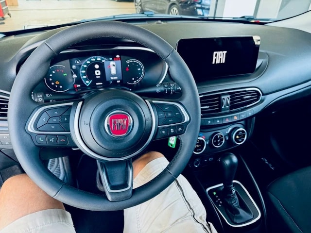 FIAT Tipo 1.5 Hybrid Station Wagon Swiss Edition Cross-image-3