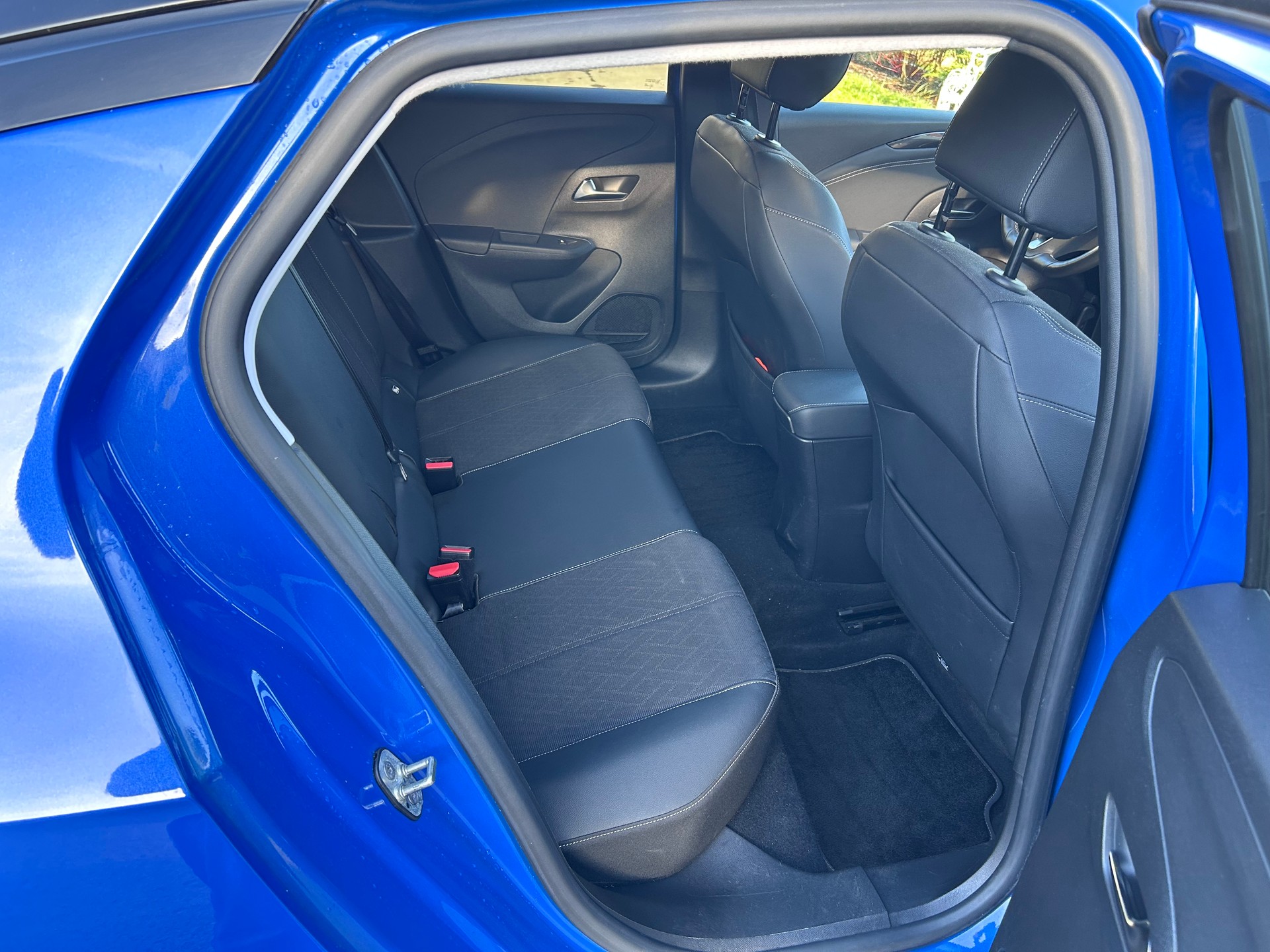 OPEL Corsa e-Elegance-image-4
