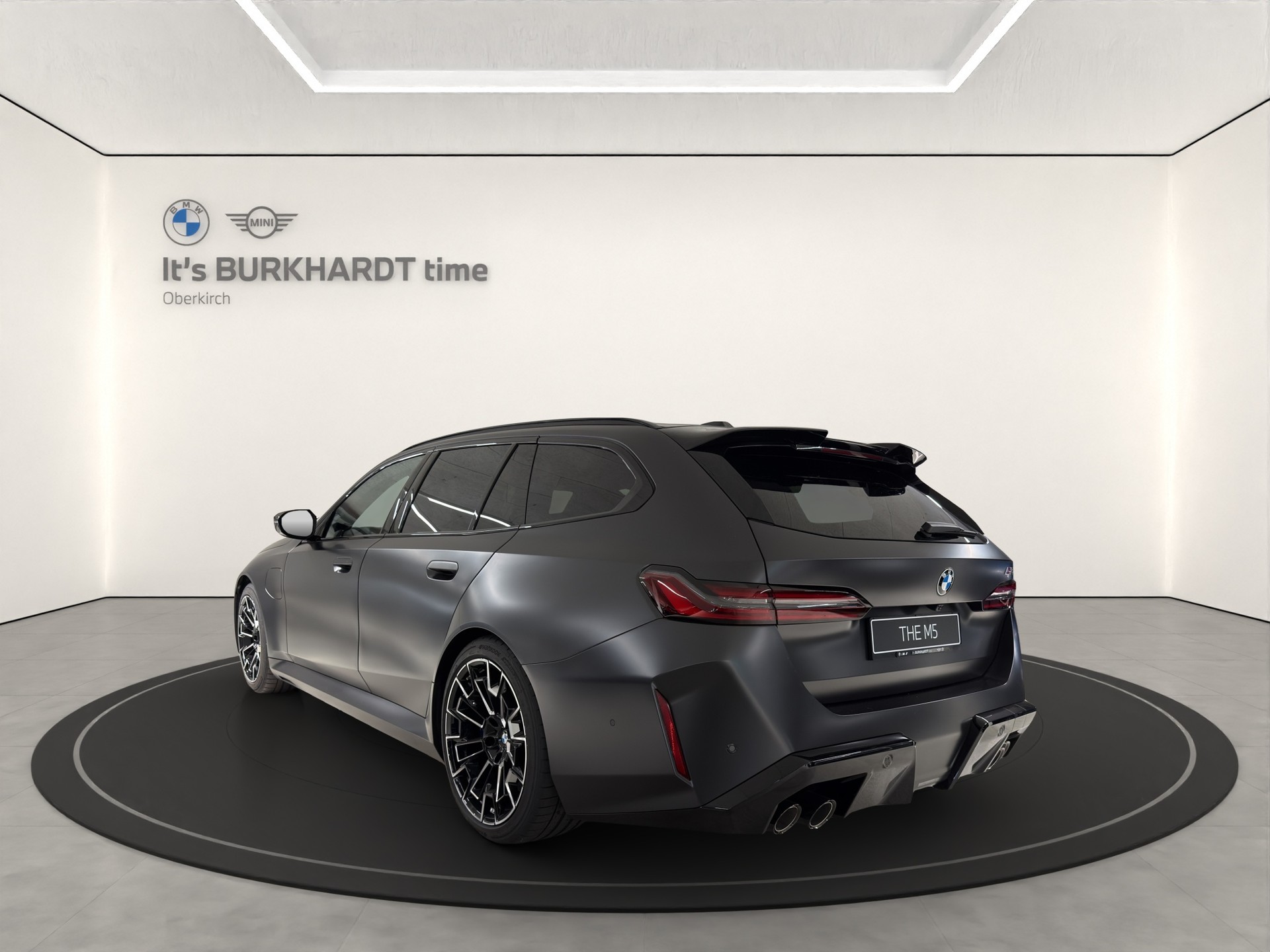 BMW M5 xDrive Touring-image-2