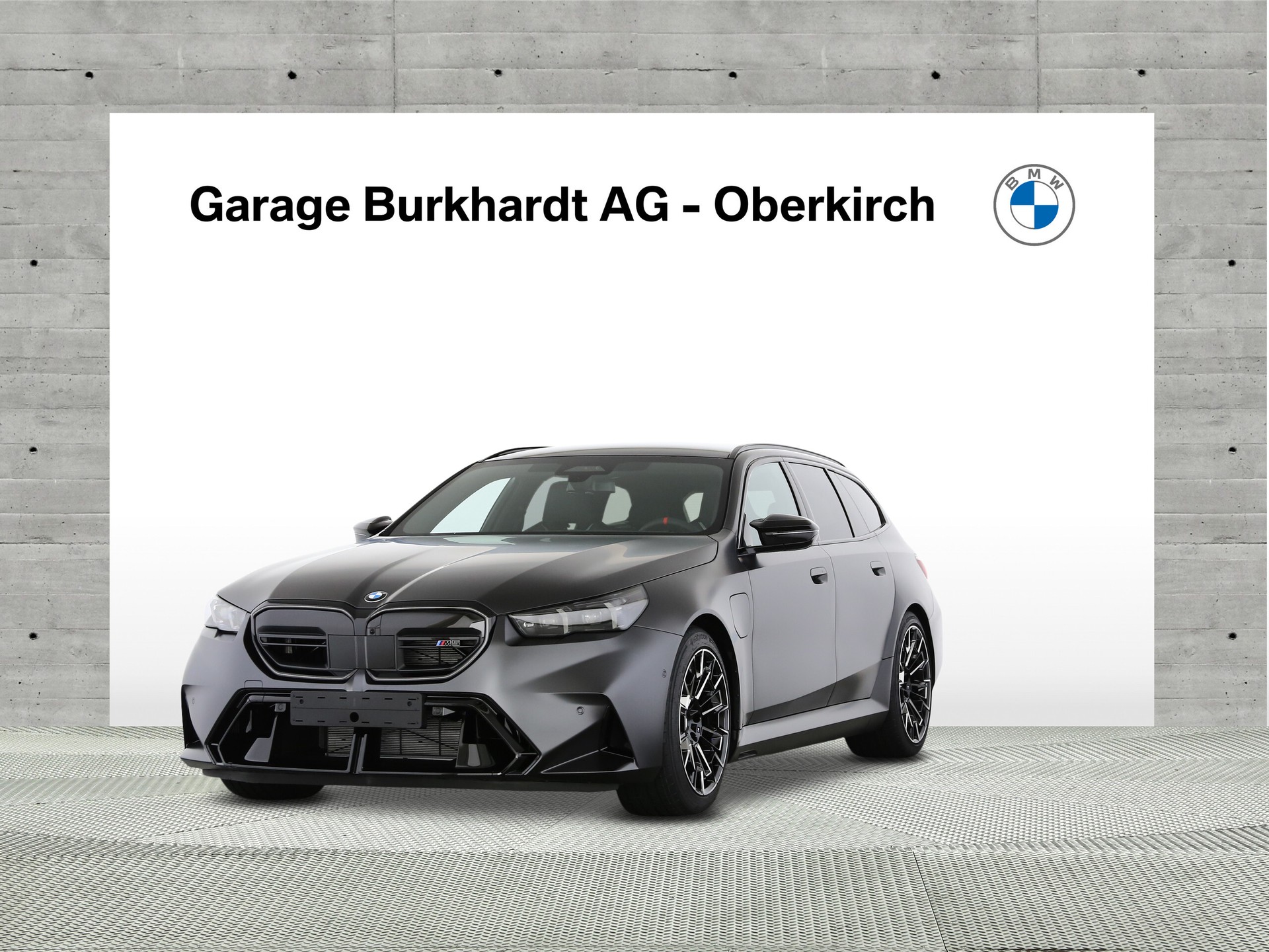 BMW M5 xDrive Touring-image-0