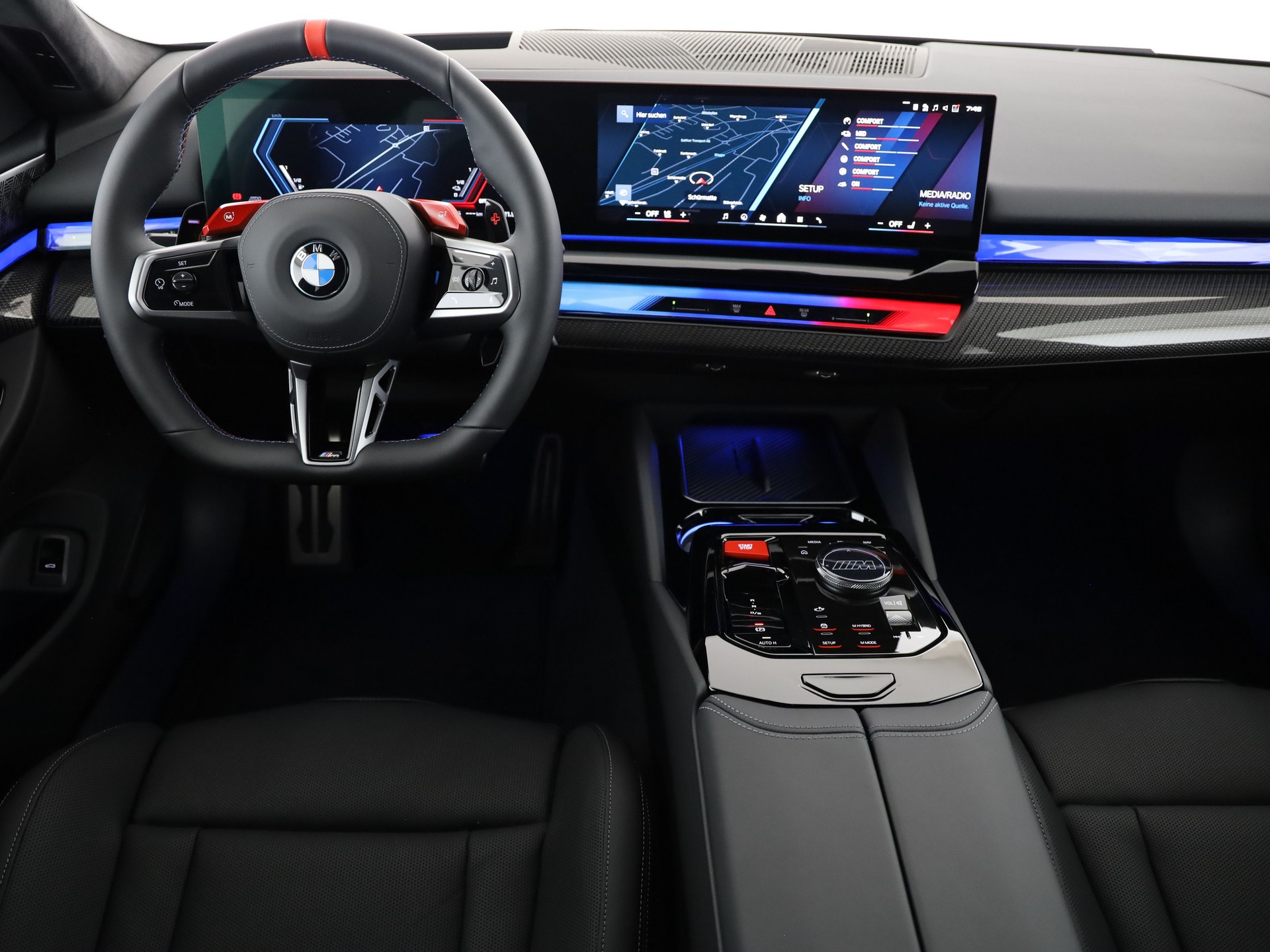 BMW M5 xDrive Touring-image-5
