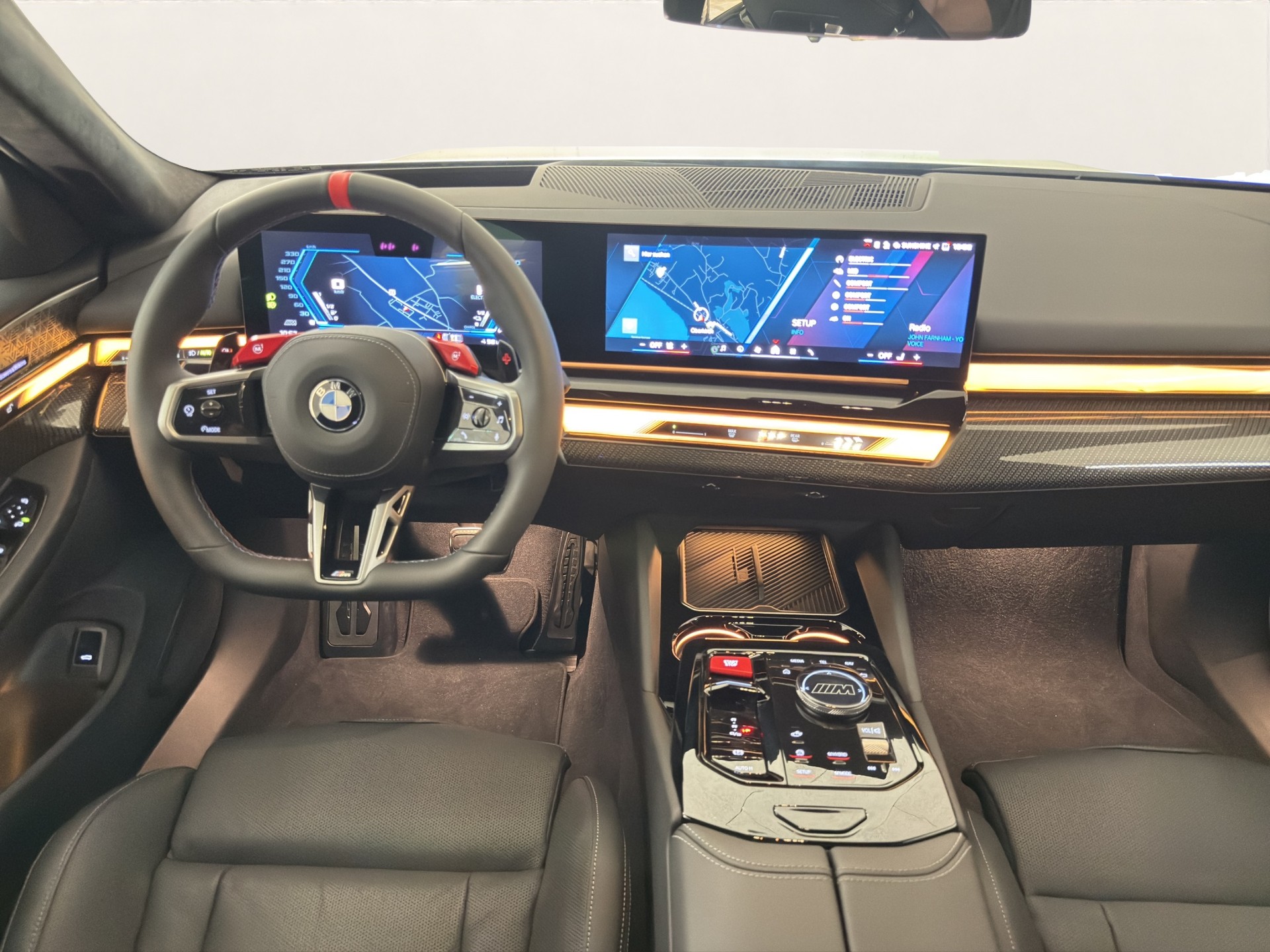 BMW M5 xDrive Touring-image-12