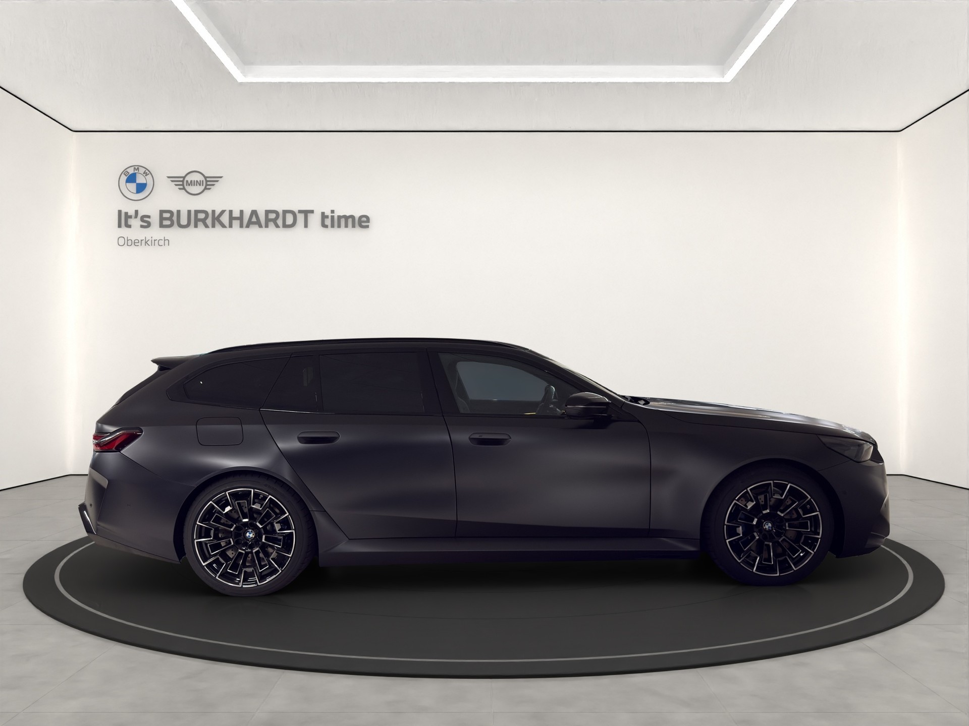 BMW M5 xDrive Touring-image-5