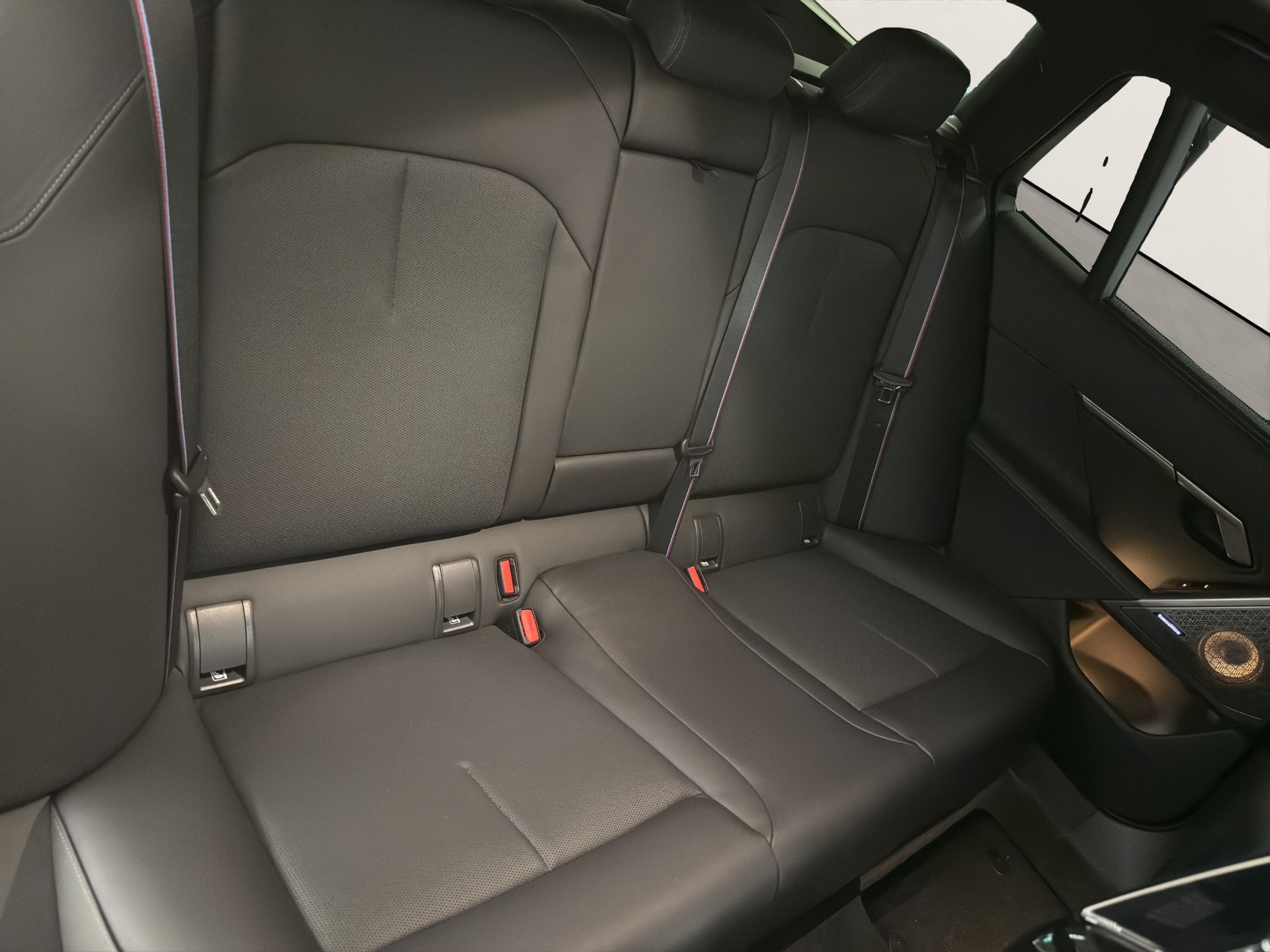 BMW M5 xDrive Touring-image-17