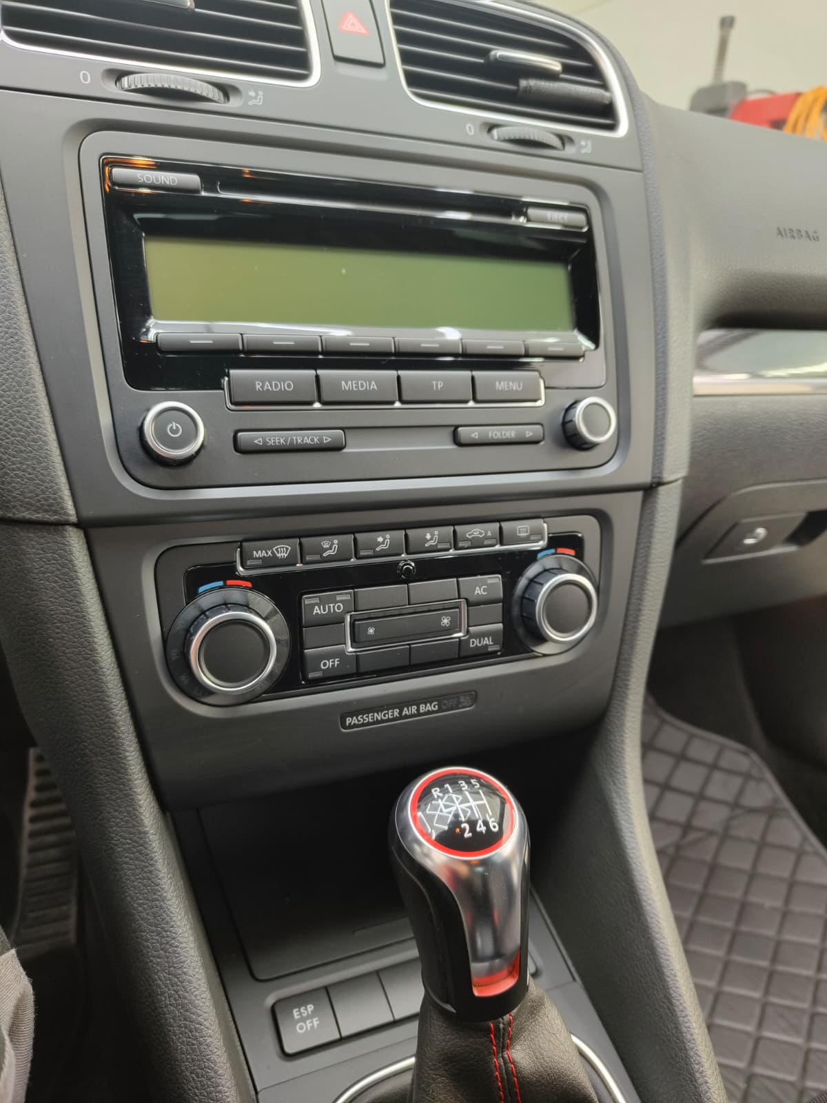VW Golf 2.0 TSI GTI-image-8