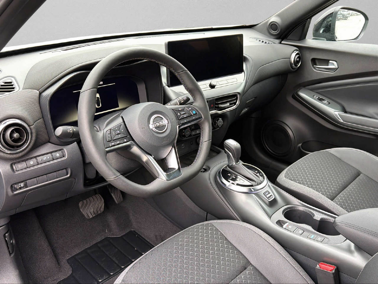 NISSAN Juke 1.6 Hybrid N-Connecta-image-4