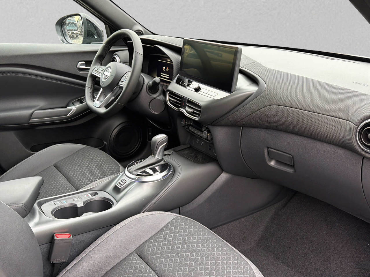 NISSAN Juke 1.6 Hybrid N-Connecta-image-5