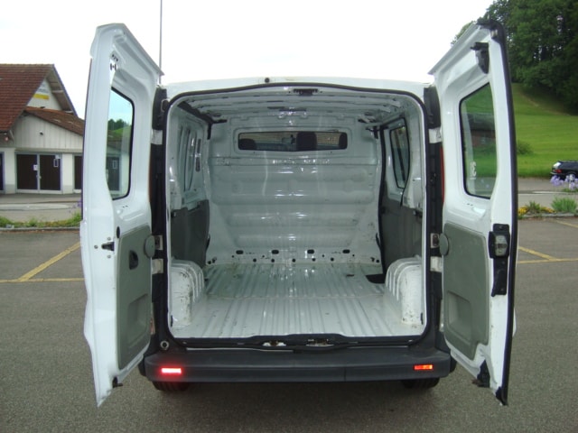 RENAULT Trafic 2.0 dCi 115 2.9t L1H1-image-9