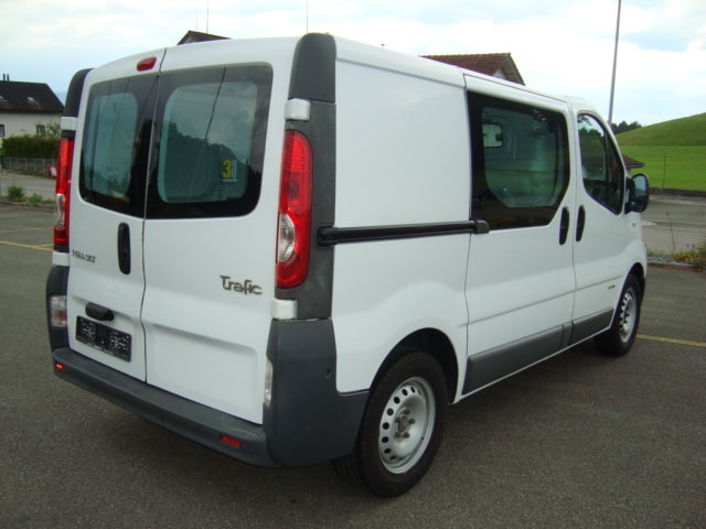RENAULT Trafic 2.0 dCi 115 2.9t L1H1-image-5