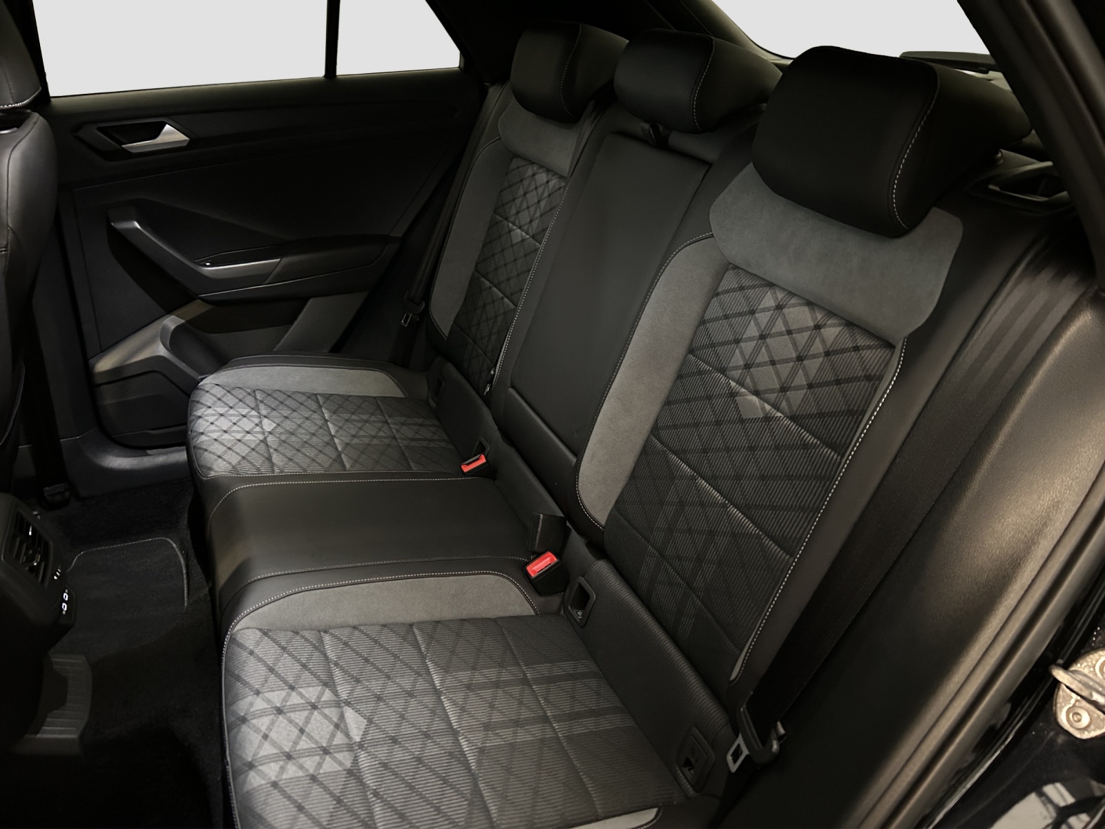 VW T-Roc 2.0 TSI R-Line DSG 4Motion - Rückfahrkamera - Matrix - LED-image-6