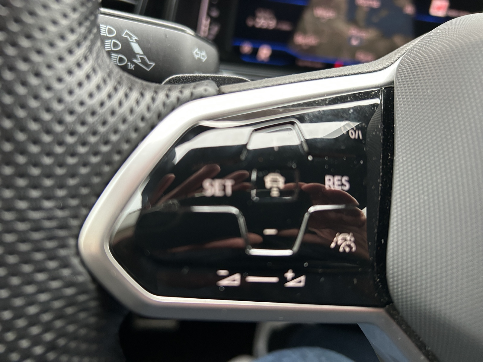 VW T-Roc 2.0 TSI R-Line DSG 4Motion - Rückfahrkamera - Matrix - LED-image-14